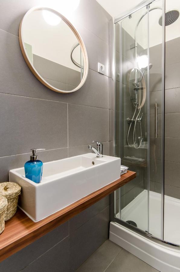 B63 2 Bedroom In Heart Of