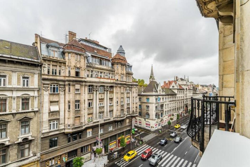 Hi-bp Design In The Heart Of Budapest