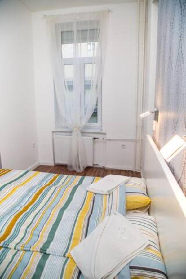 Apartment Hi-bp Design In The Heart Of *