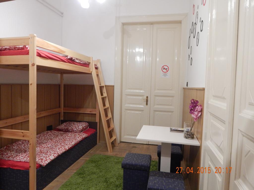 Violet Hostel Ostello *
