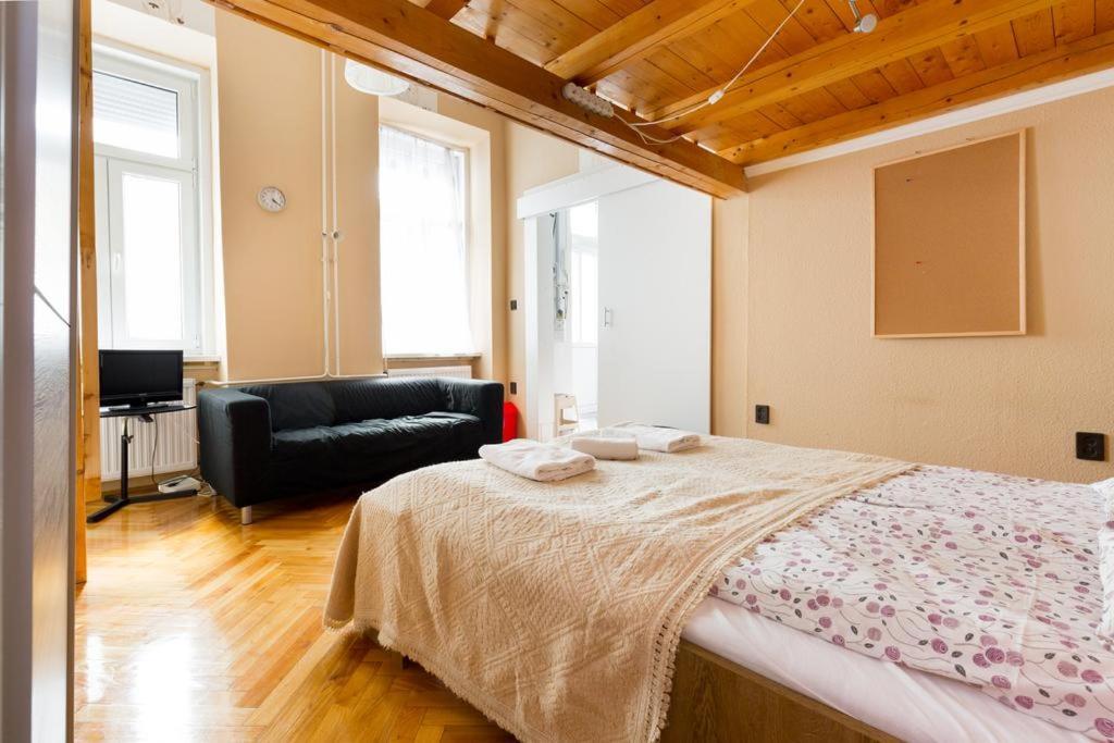 Apartamento Szentkiralyi 5 - Double Basic In The Center - Self-check-in *