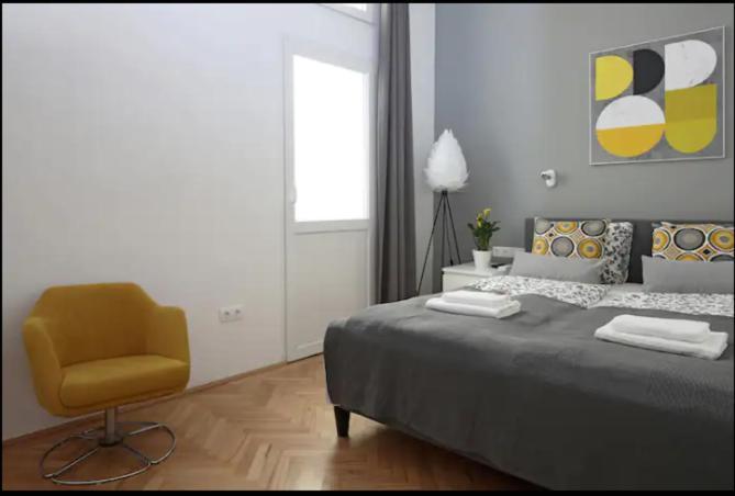 3bdr/2bath/3a/c Design Apt, Central, Free Parking, Quiet * Budapest