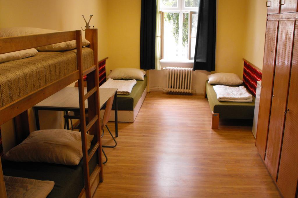 Hostel Mogyorodi *