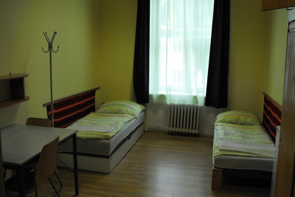 Mogyorodi Hostel *