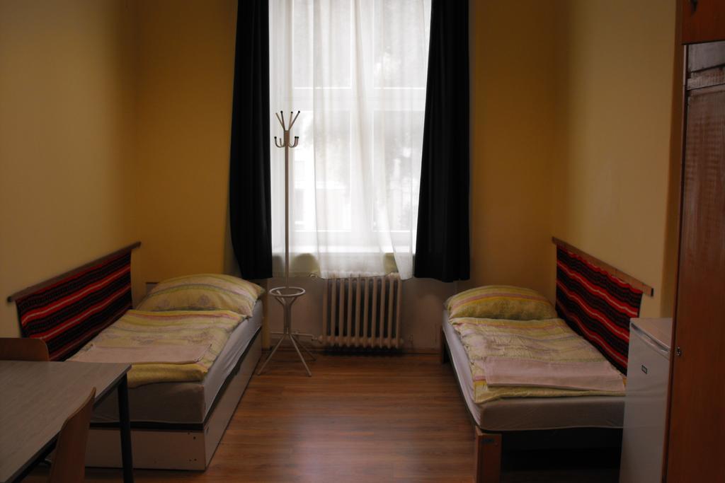 Mogyorodi Hostel