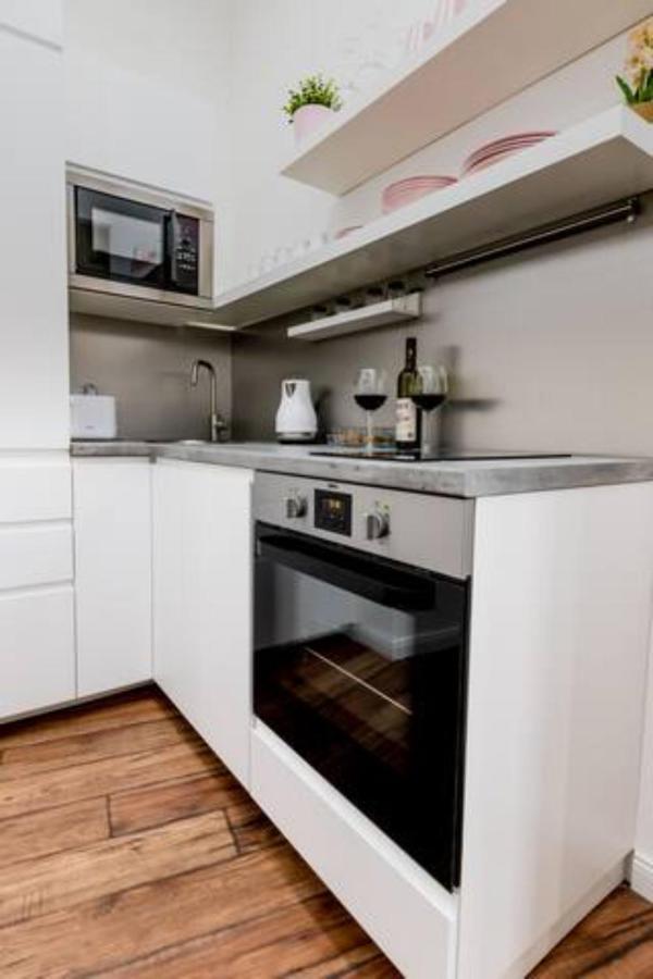 Apartment Hi-bp Design In The Heart Of *
