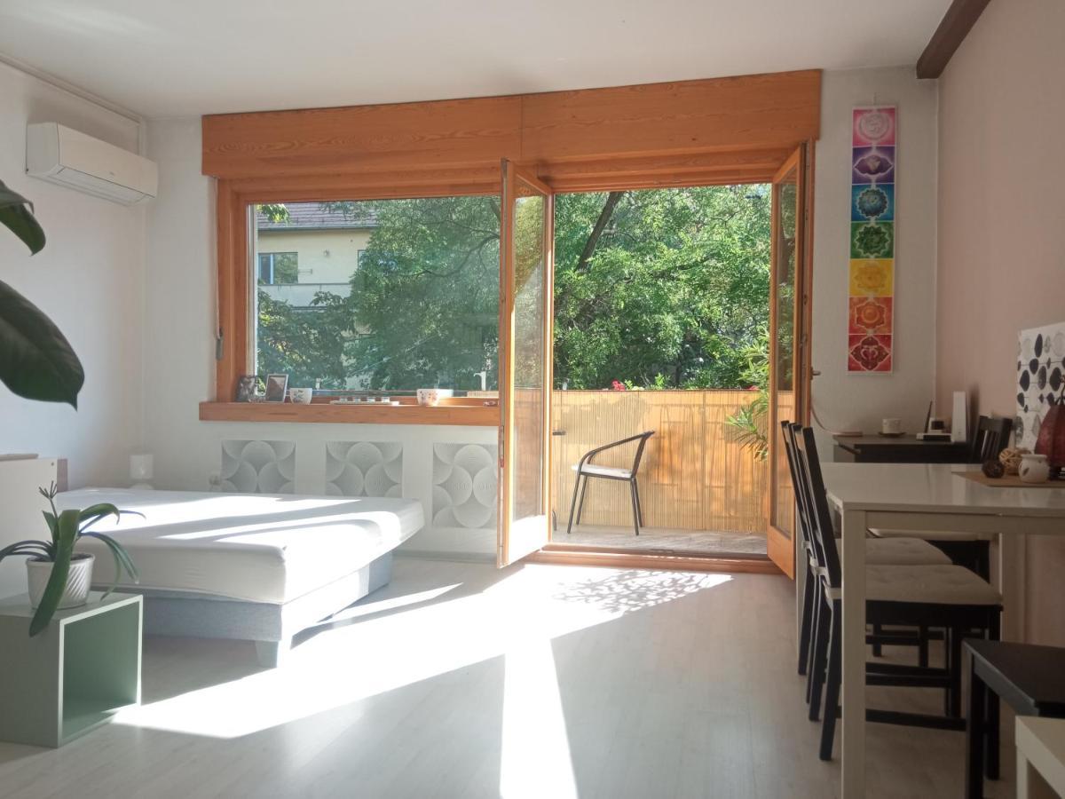 Free Parking, Balcony, Near To Park Habitación en casa particular *