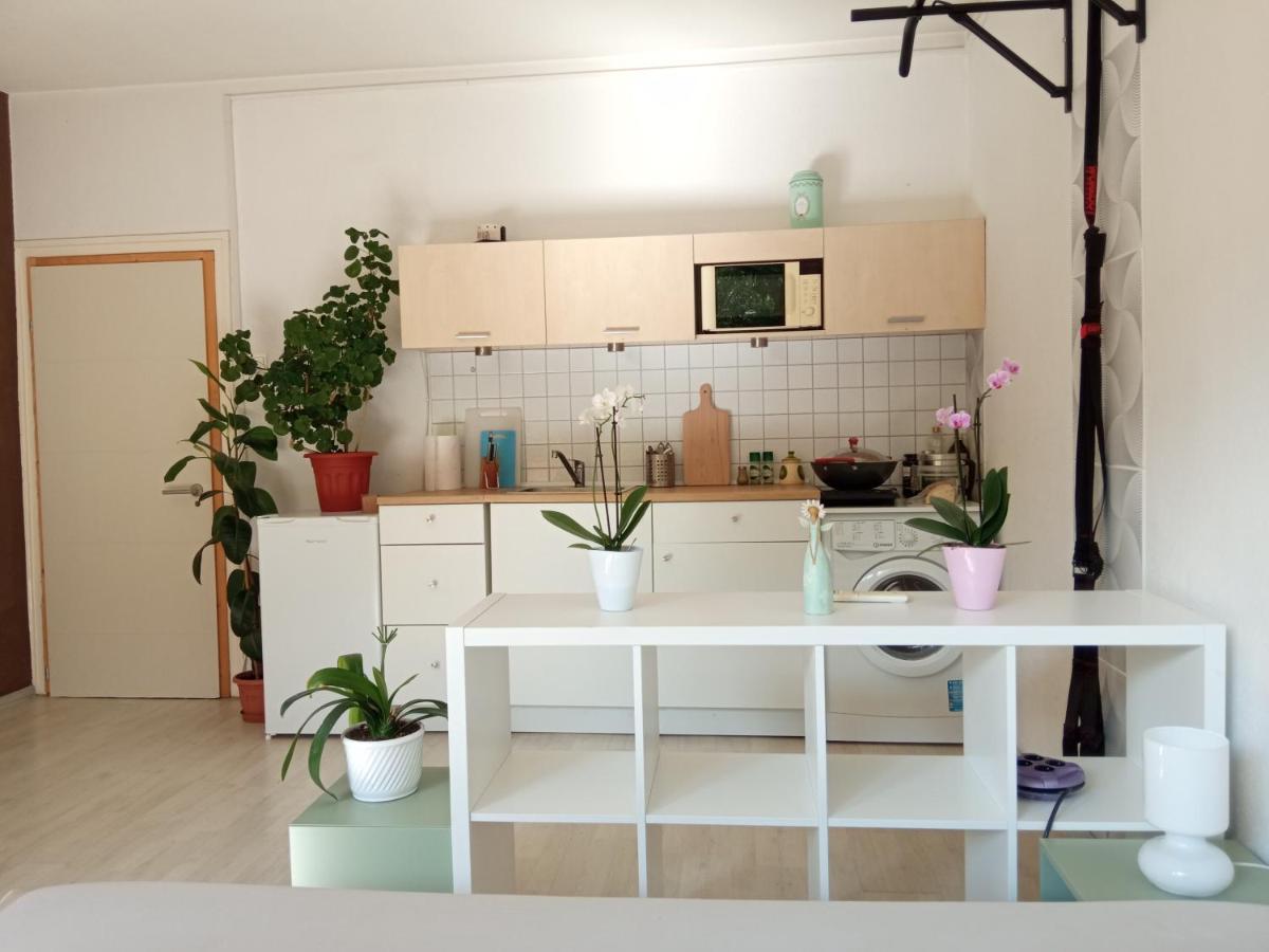 Free Parking, Balcony, Near To Park *