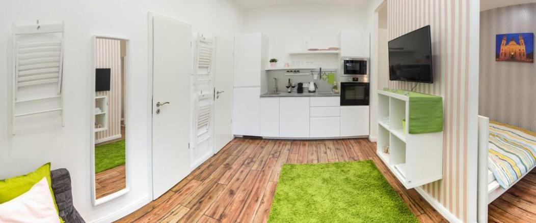 Hi-bp Design In The Heart Of * Budapest