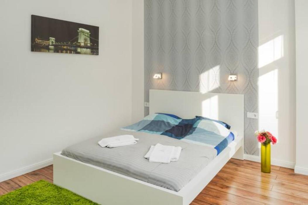 Apartment Hi-bp Design In The Heart Of Budapest