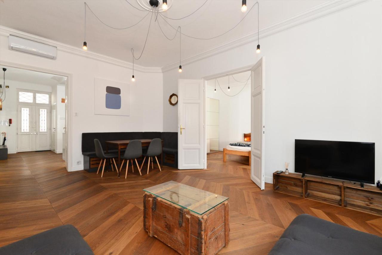 Daylight Apartment, The Location Boedapest