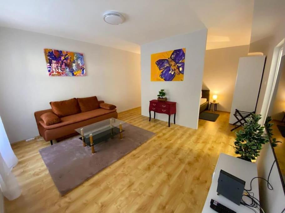 Apartament H & A Synagogue