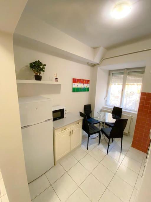 H & A Synagogue Apartament *