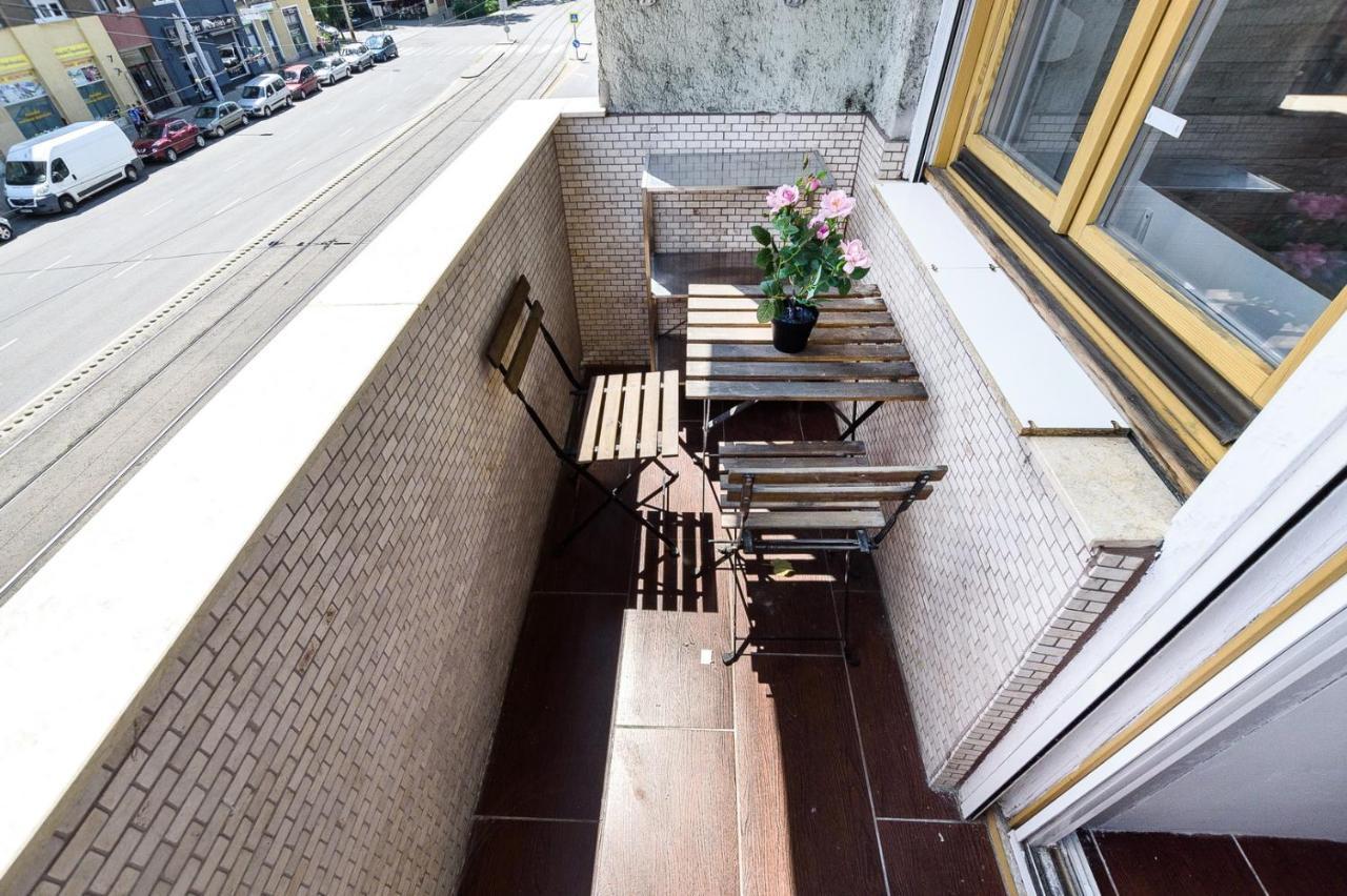 Downtown Buda Homes Relax Hotel *