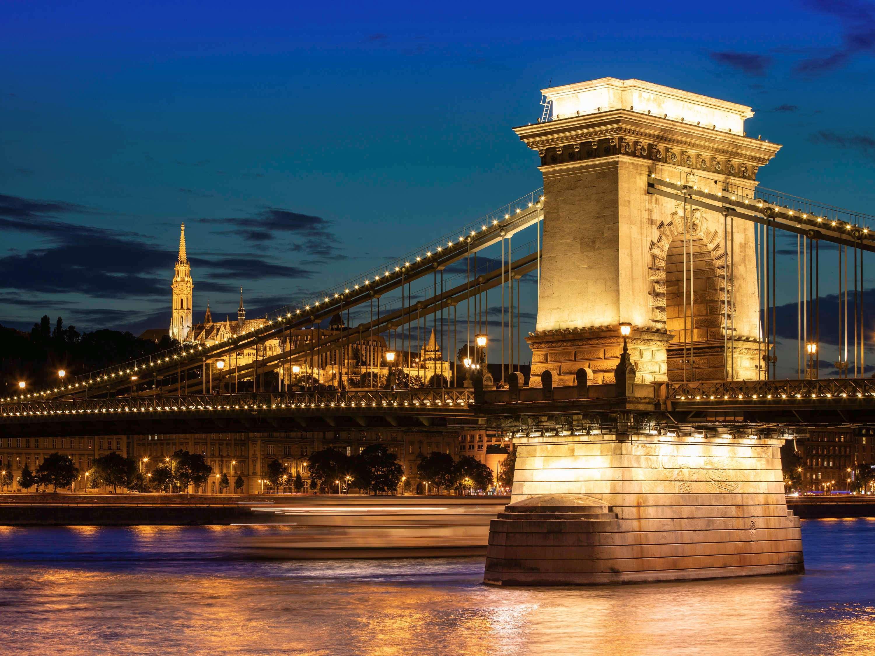Hotel Sofitel Chain Bridge 5*
