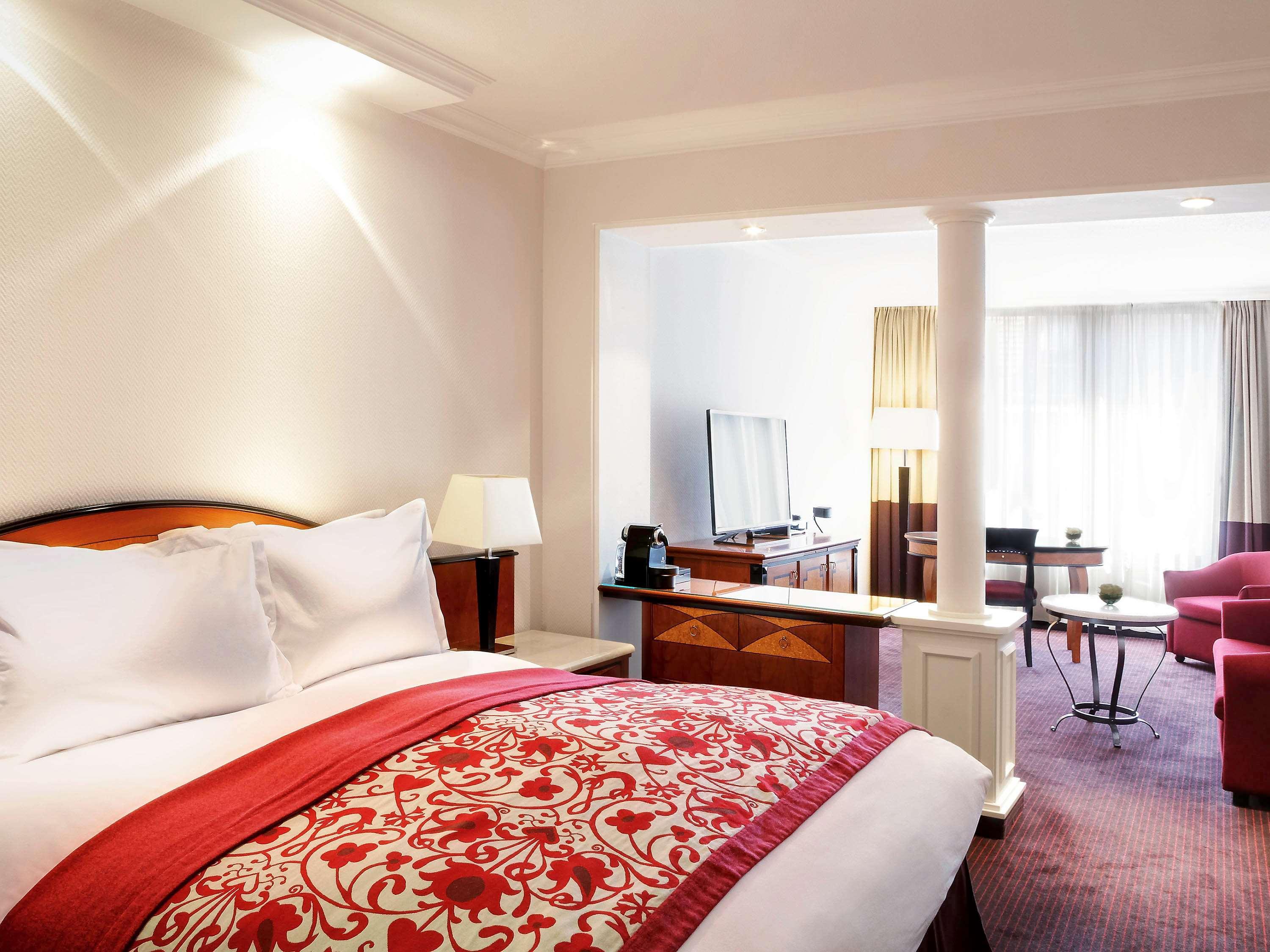 Hotel Sofitel Chain Bridge