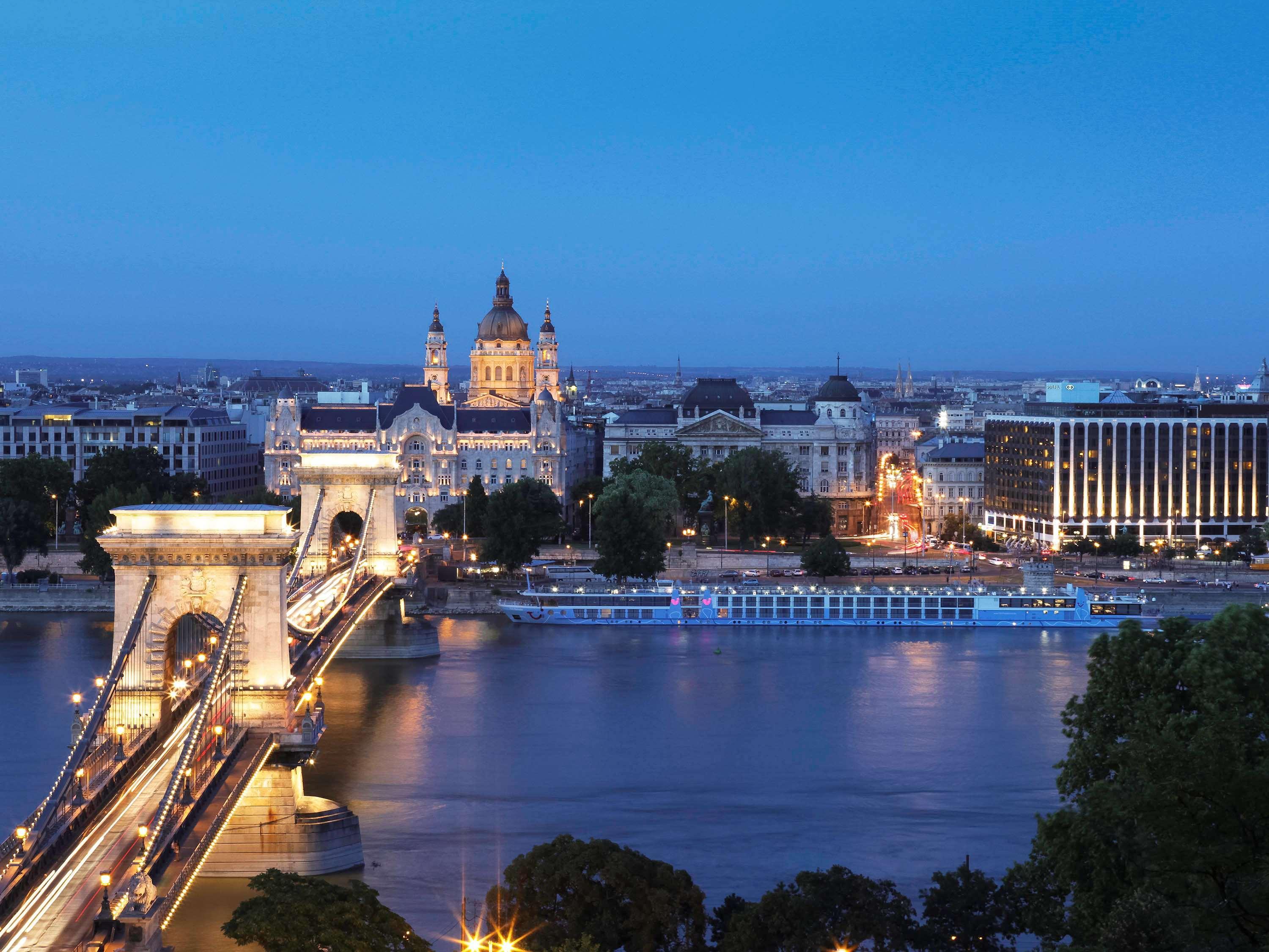 Sofitel Chain Bridge
