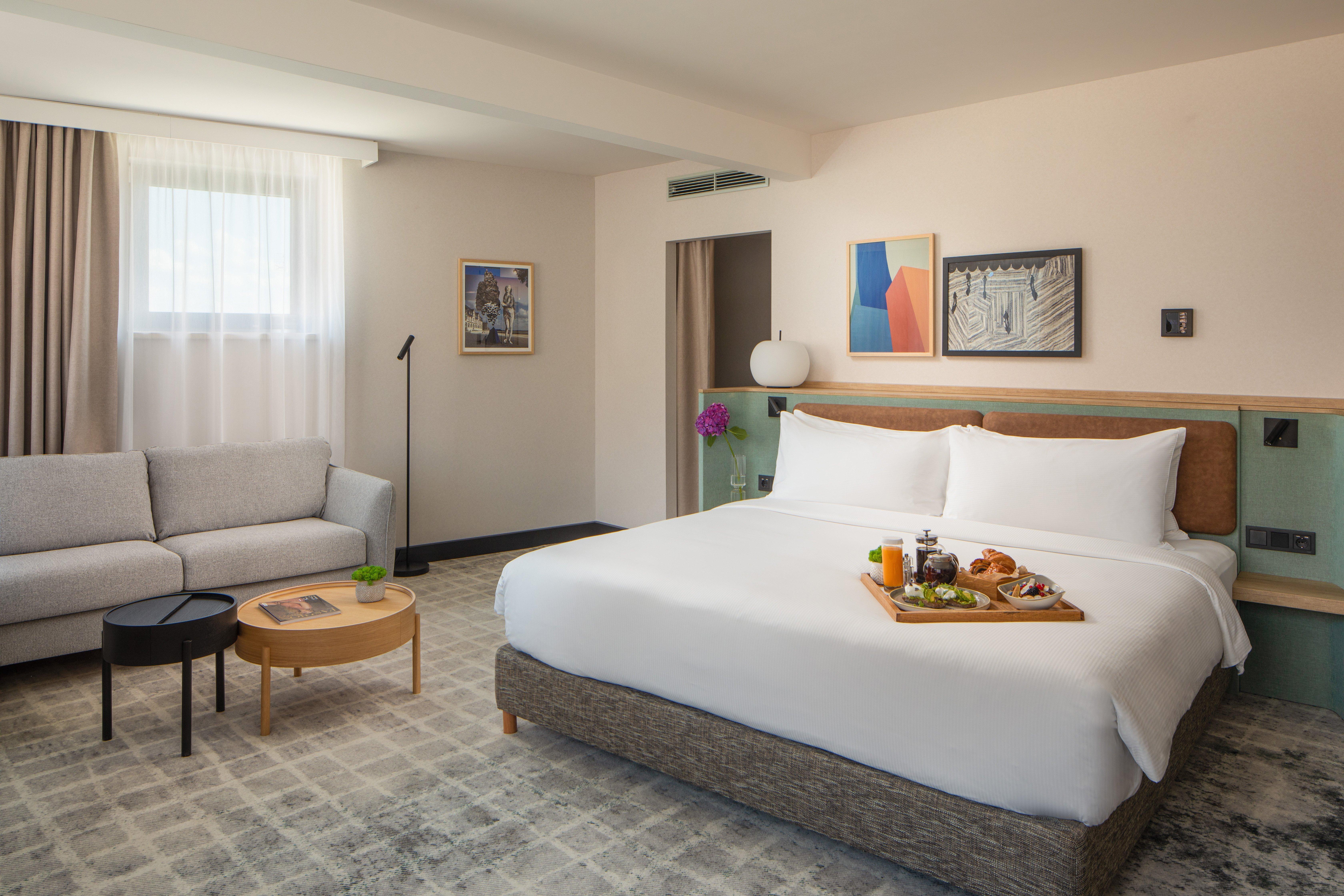Crowne Plaza By Ihg 4*