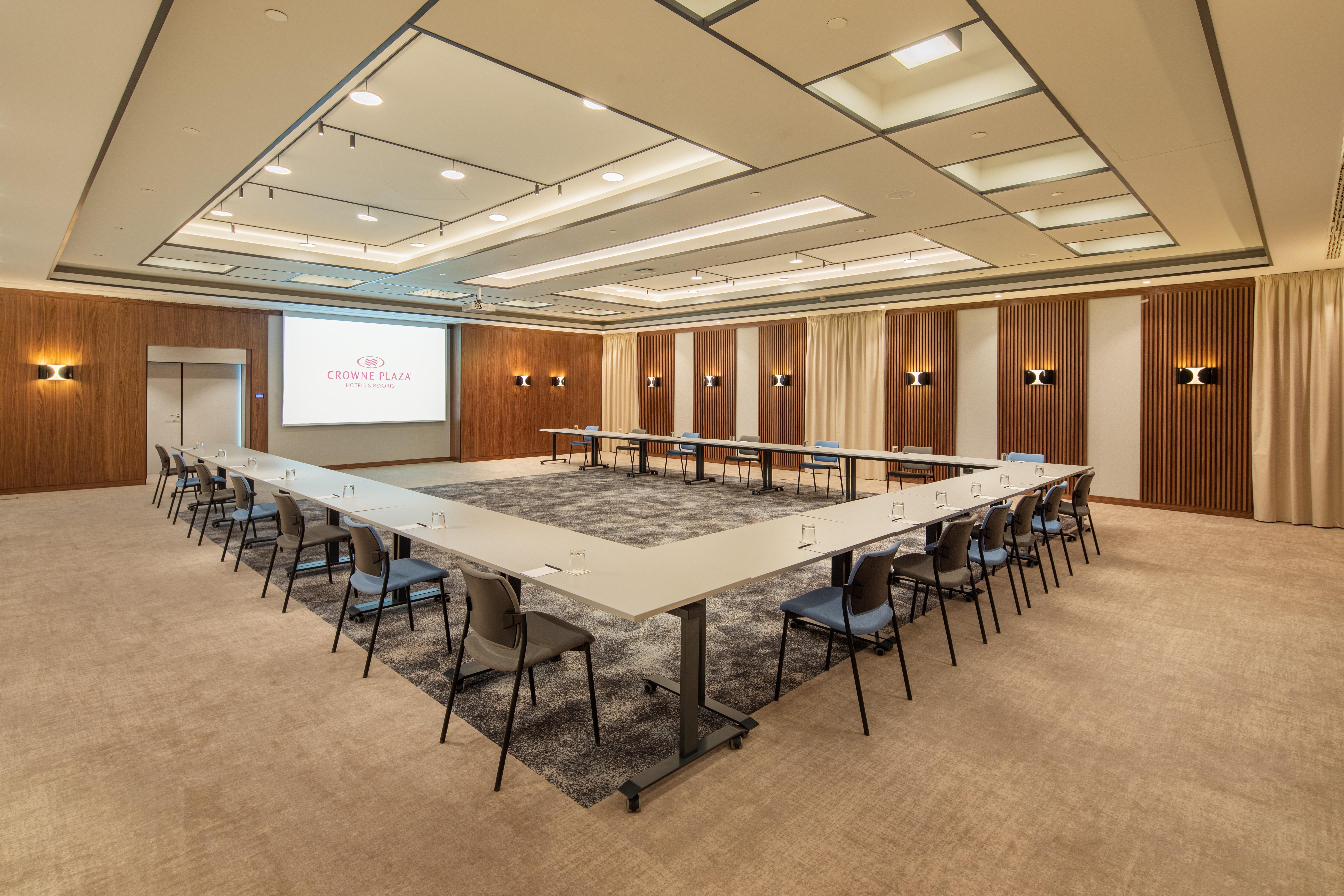 Hotell Crowne Plaza By Ihg Budapest