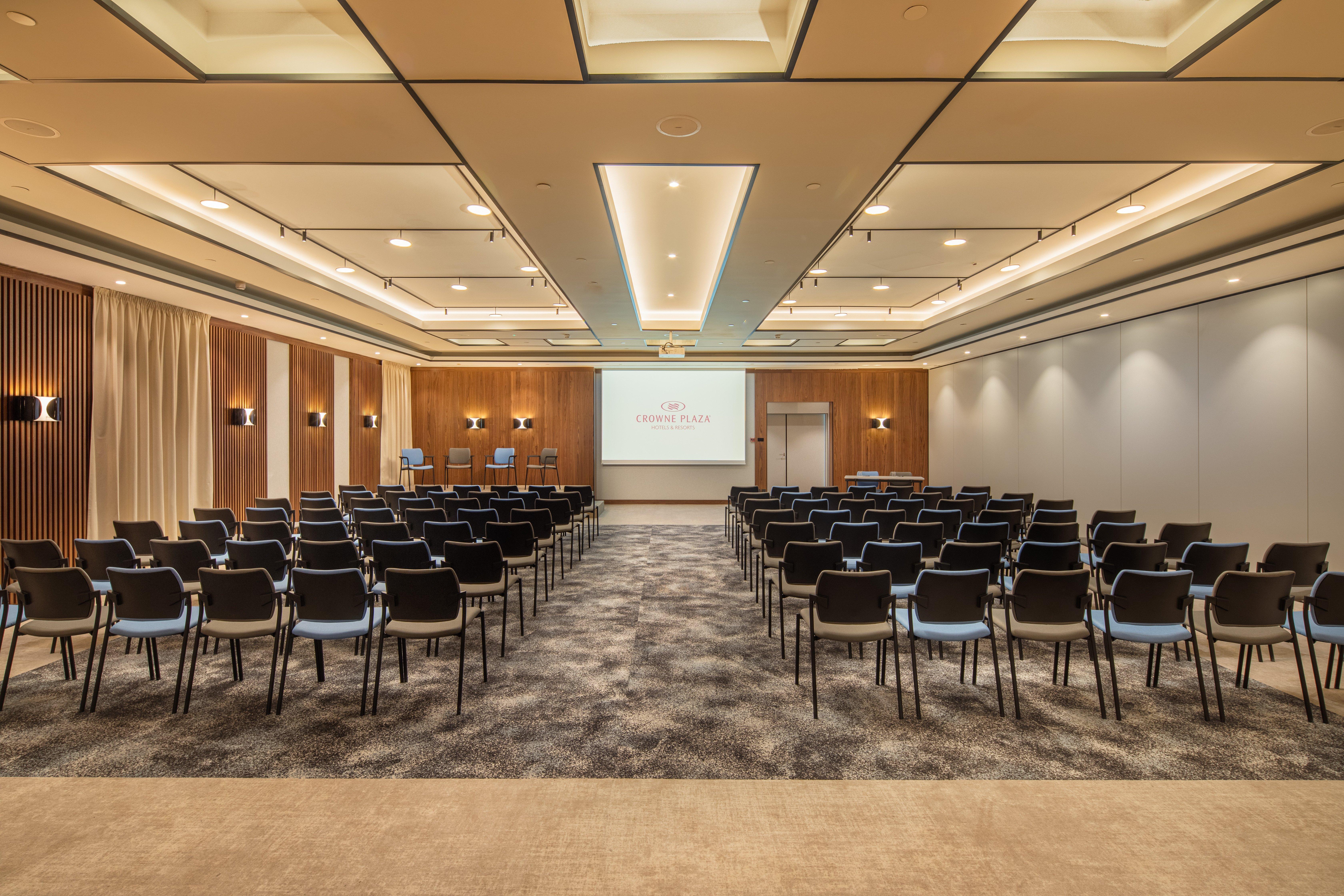 Hotell Crowne Plaza By Ihg 4*