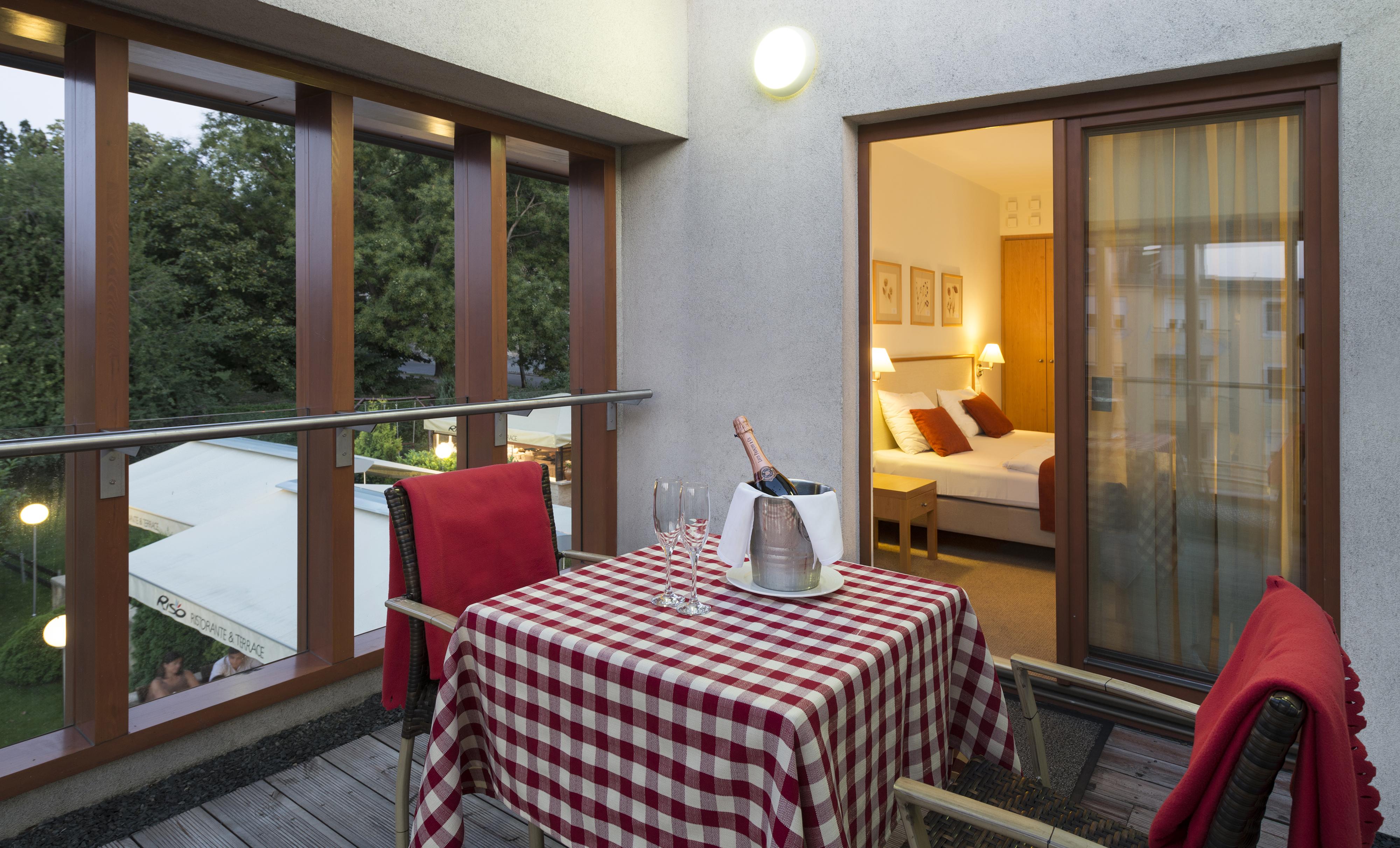Castle Garden Hotell 4*