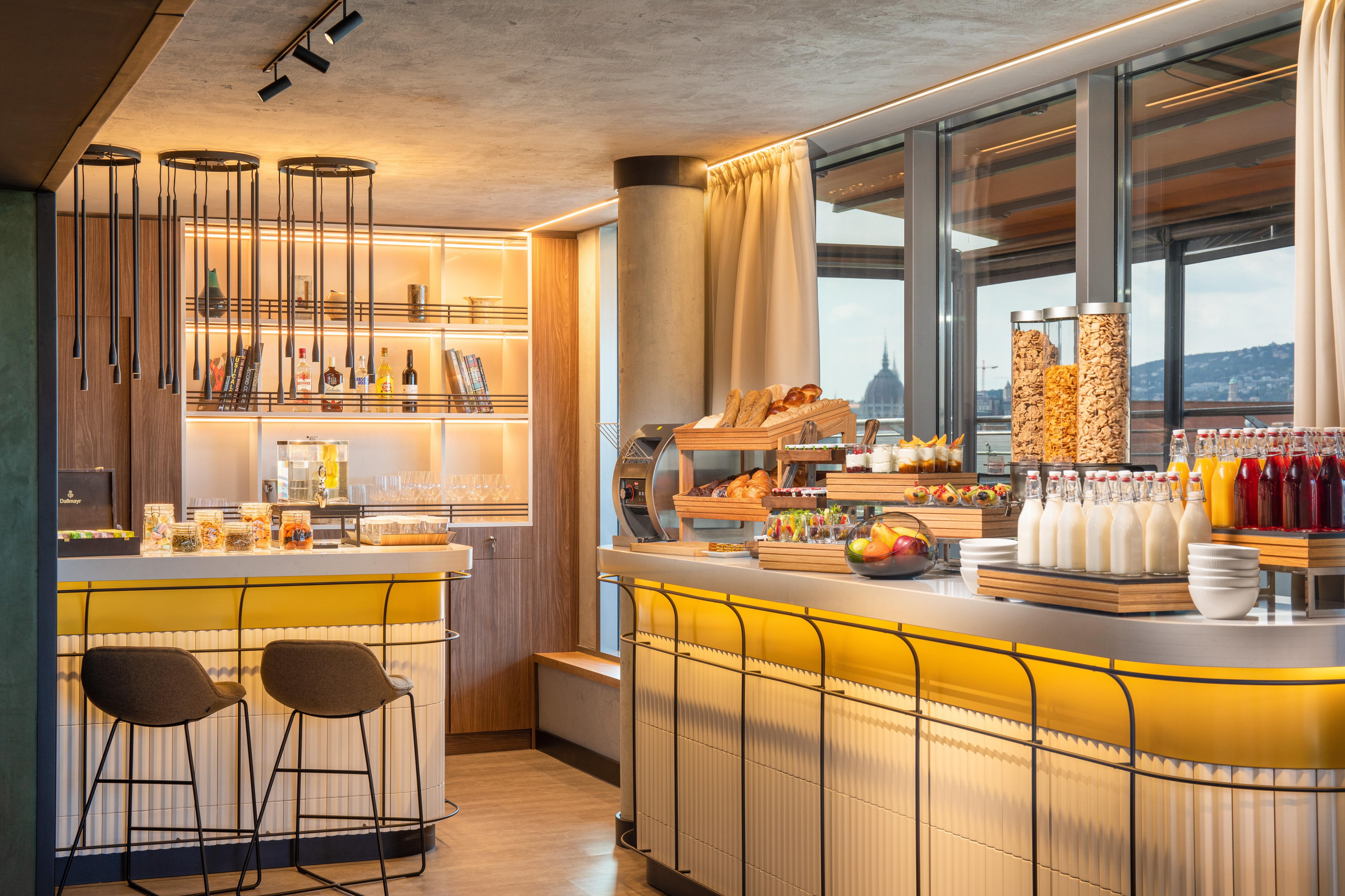 Crowne Plaza By Ihg Hotell