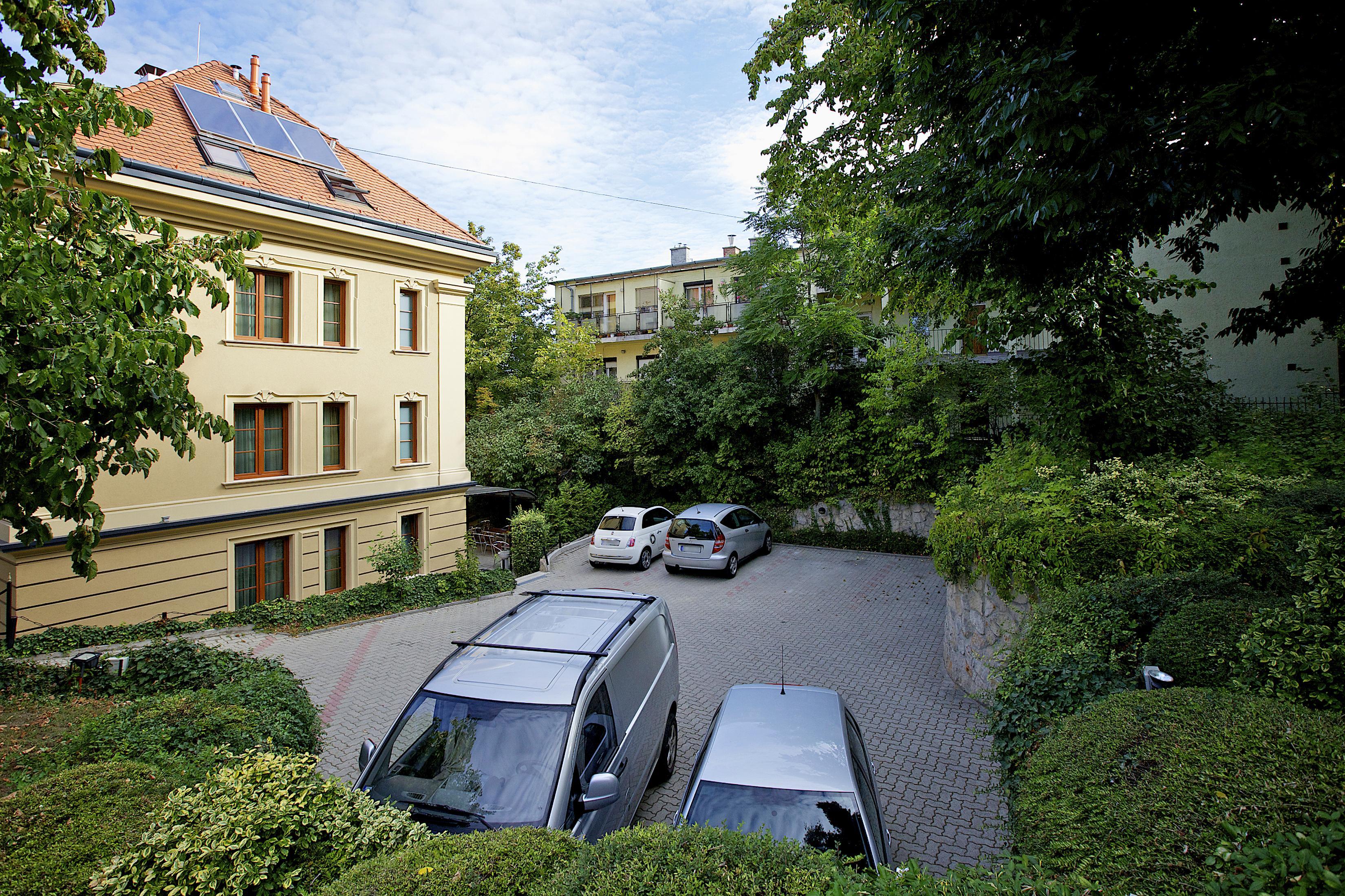 Gold 4* Budapest