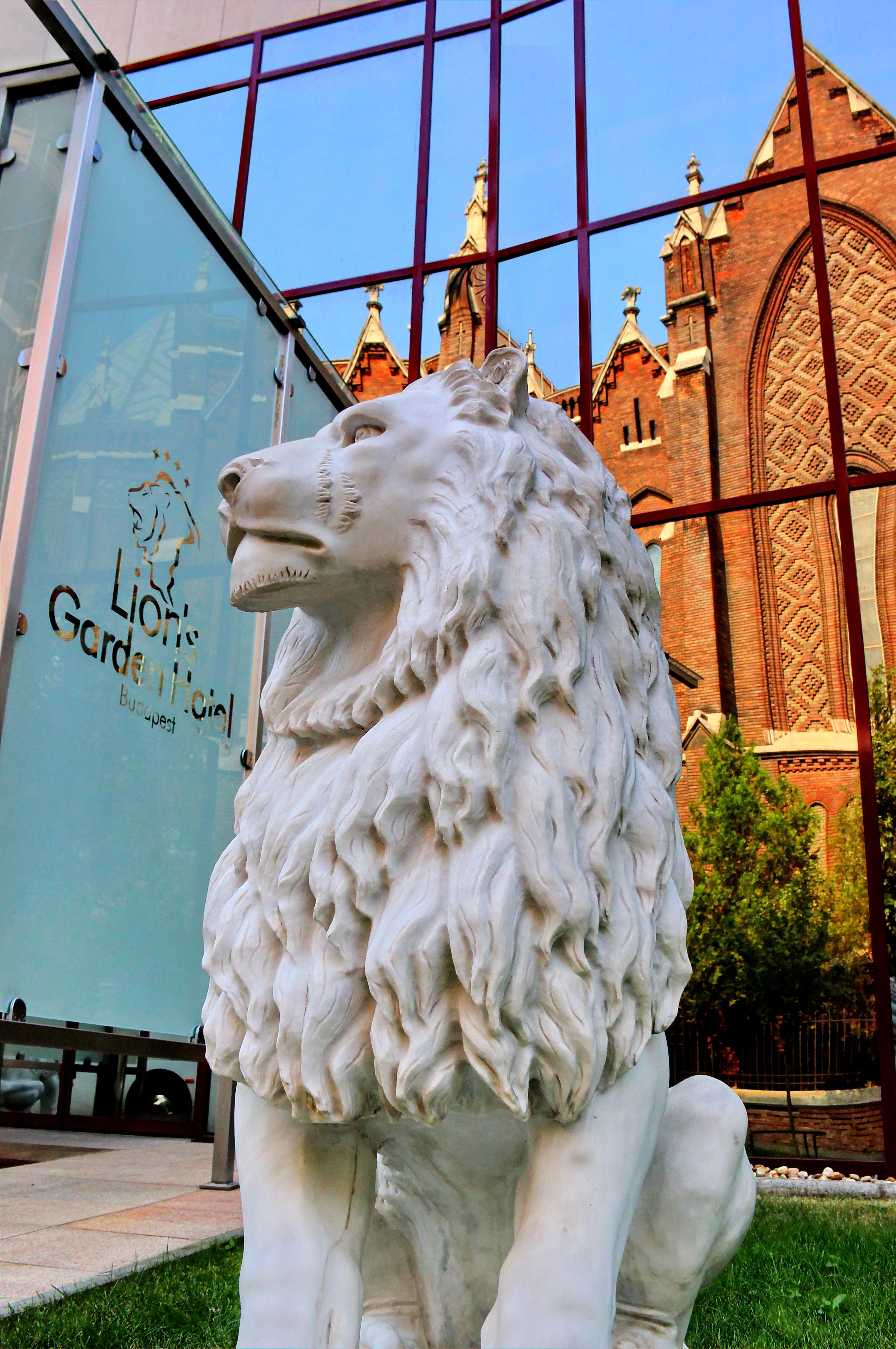 Hotel Lion's Garden 4*