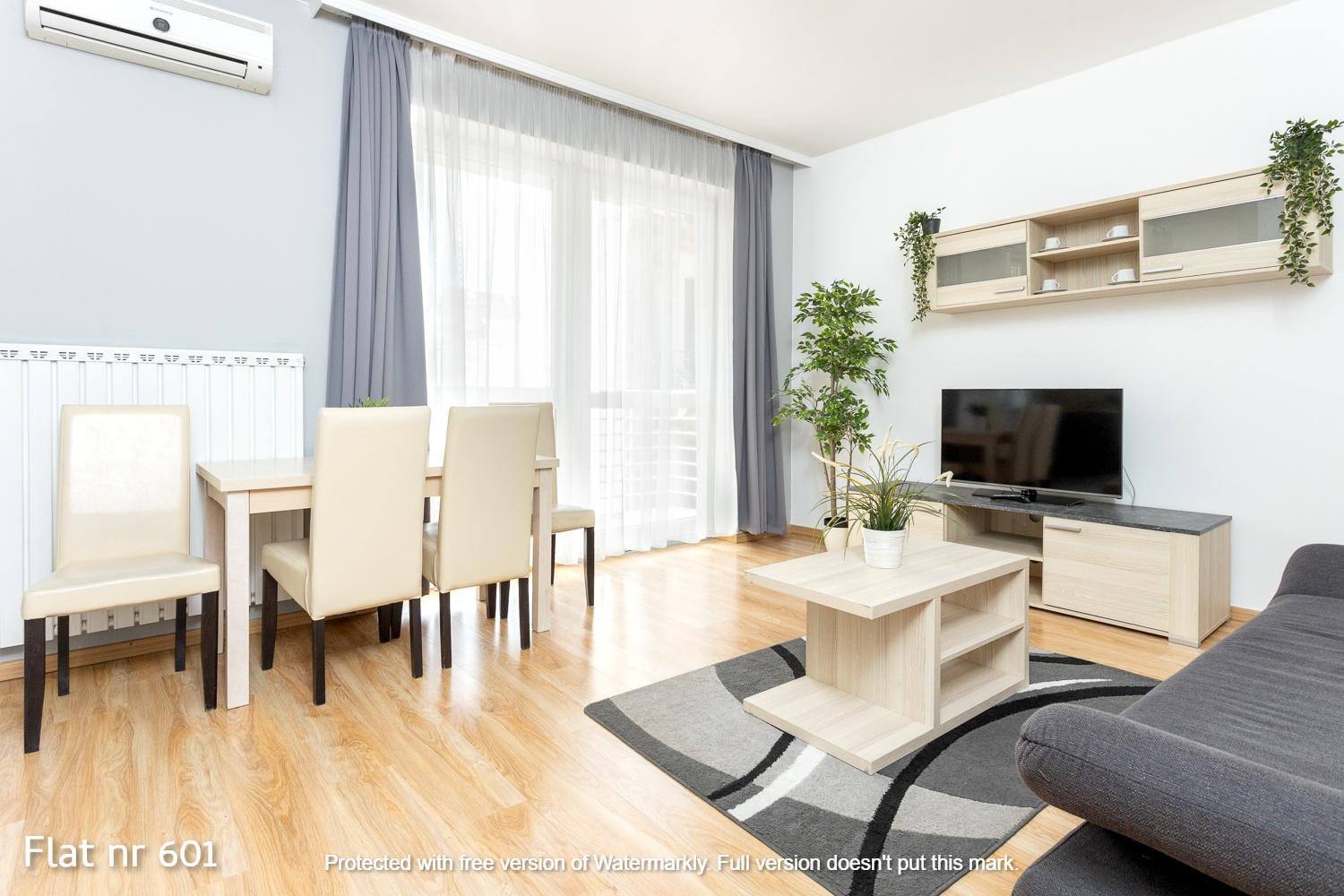 Corvin Plaza & Aparthotel 3*