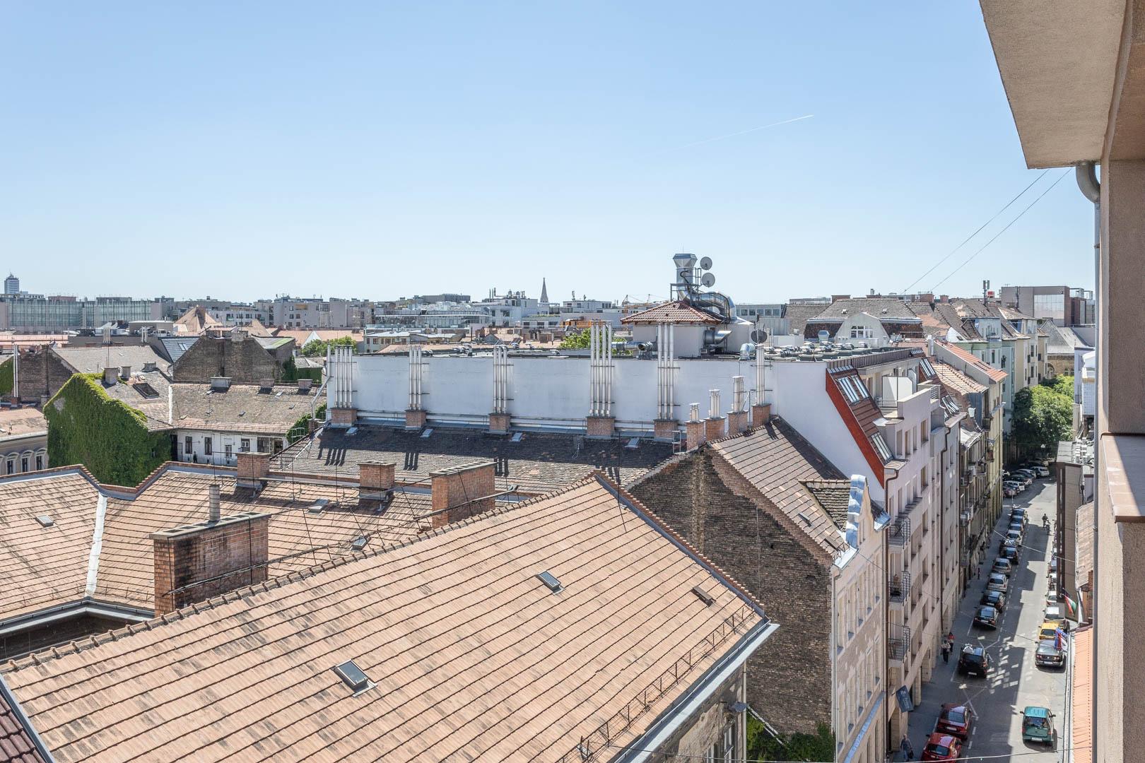Aparthotel Corvin Plaza & 3*