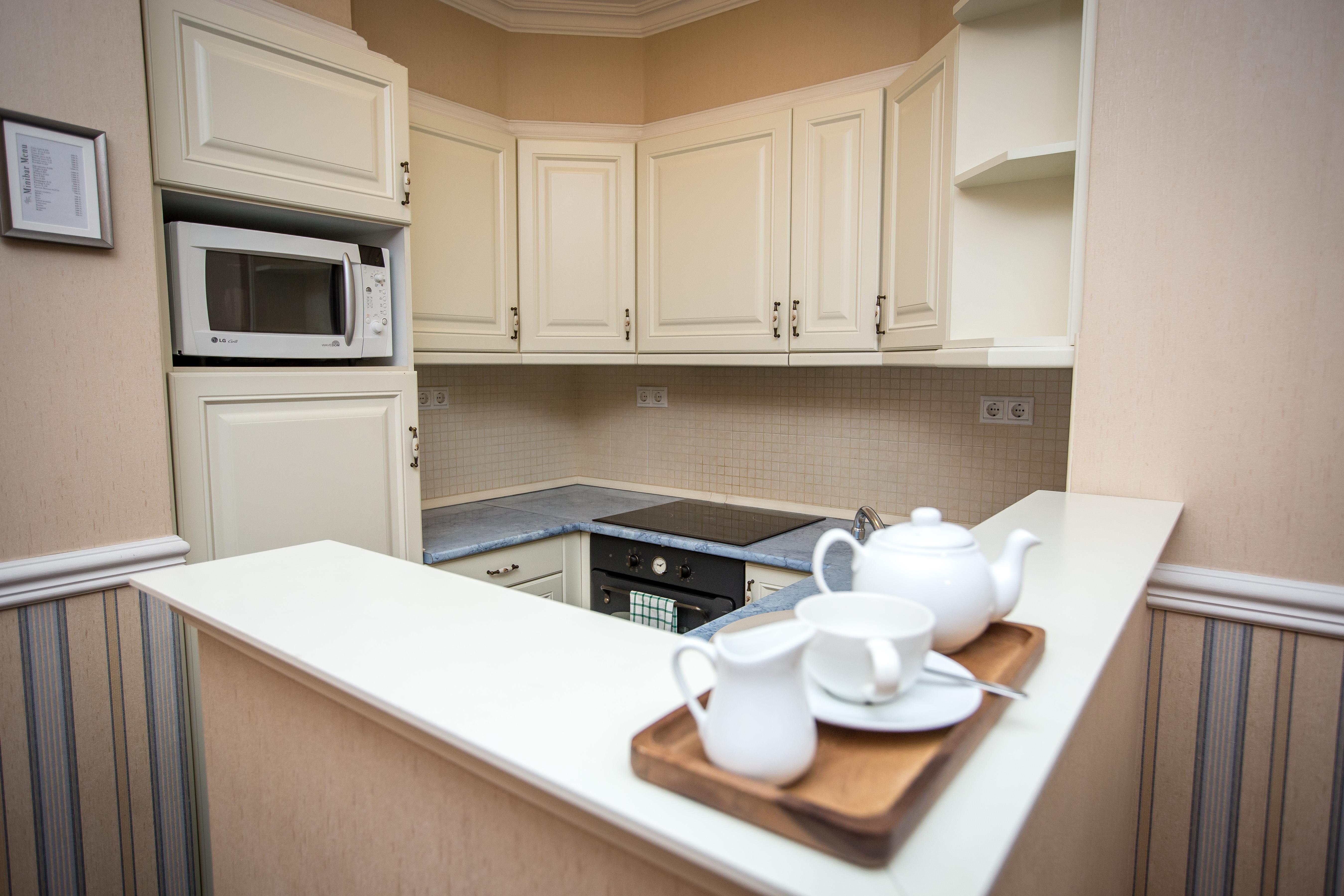 Hotell Queen's Court & 5*