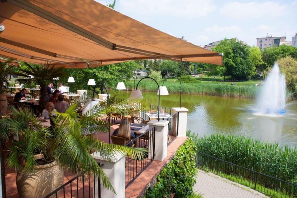 Hotel Downtown Buda Homes Relax