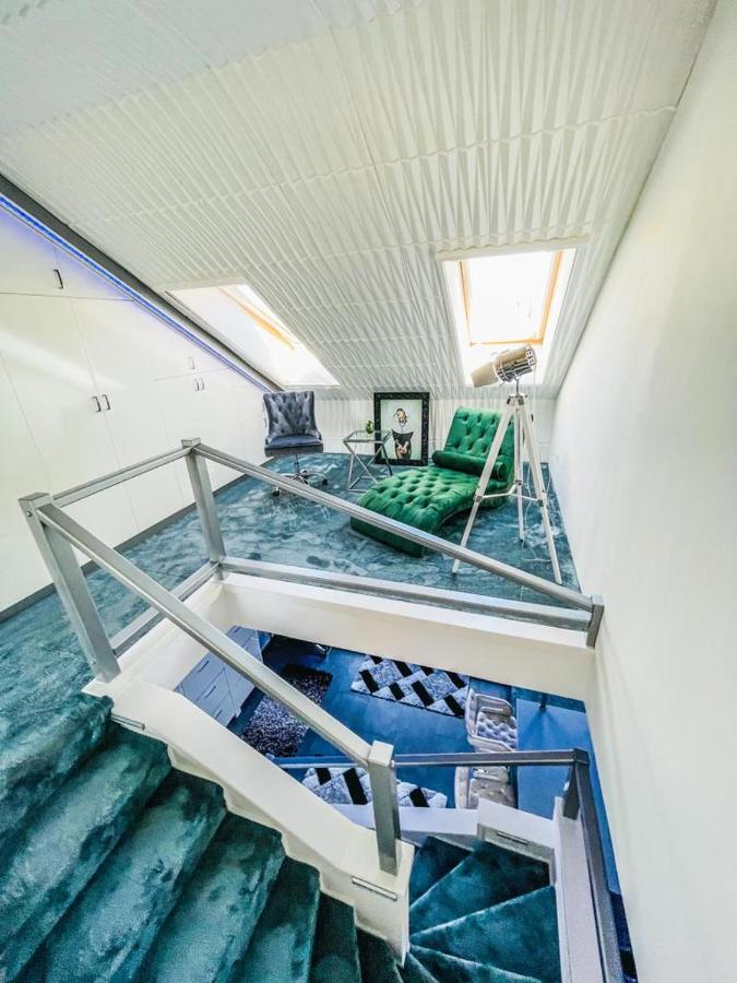 Skygarden - Luxury Penthouse With Private Jakuzzi Gym Sauna *