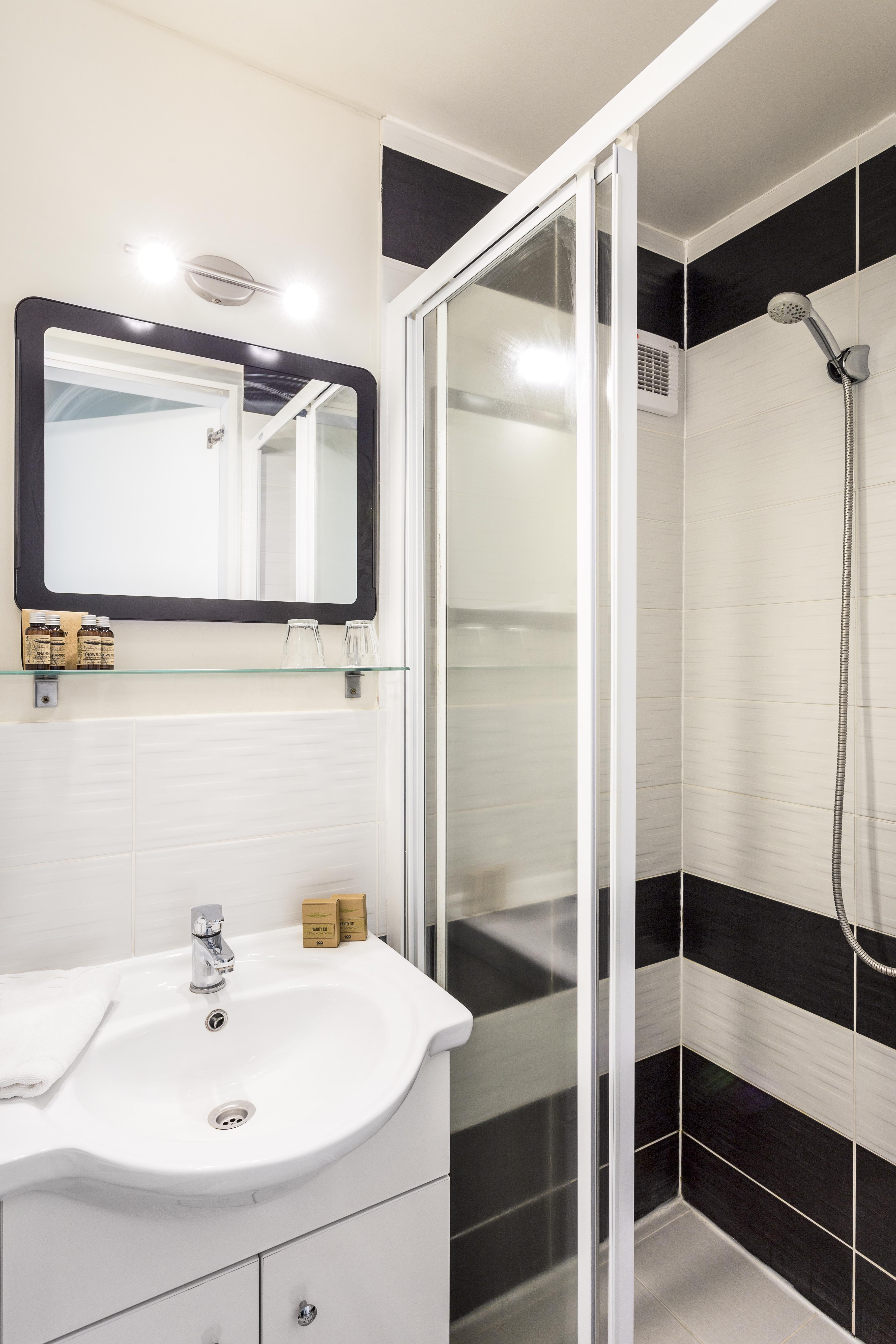 Hotel Mika Downtown 3*
