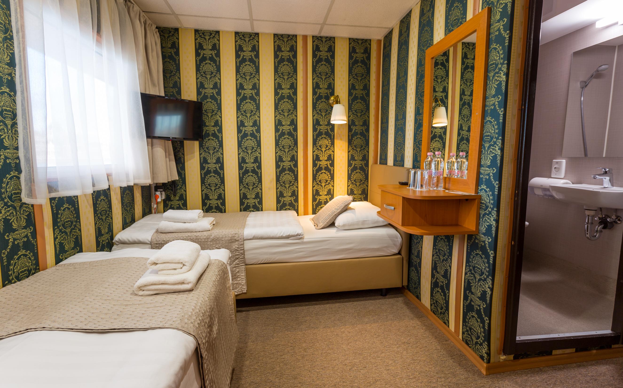 Grand Jules - Boat Hotel en barco