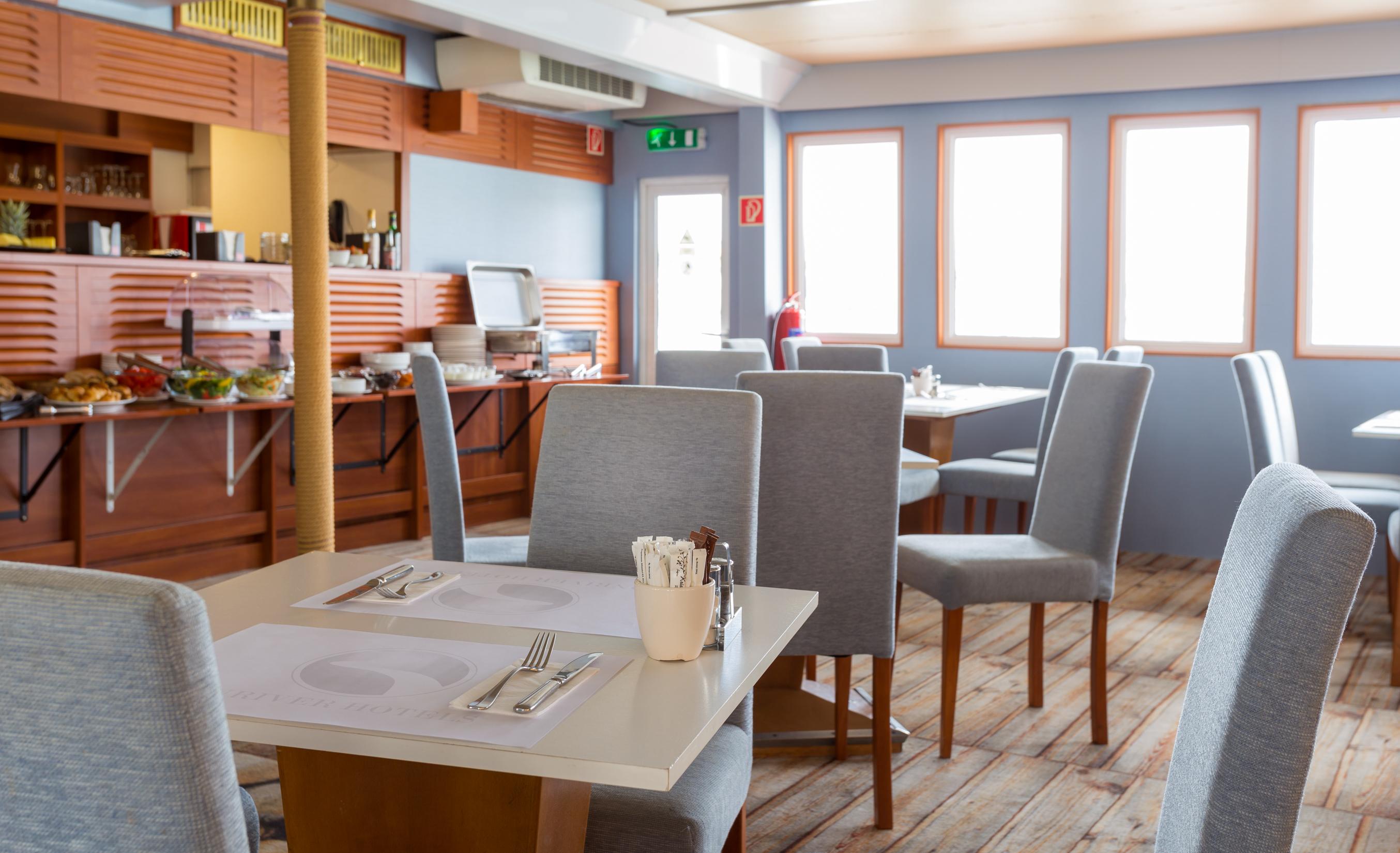 Botel Grand Jules - Boat