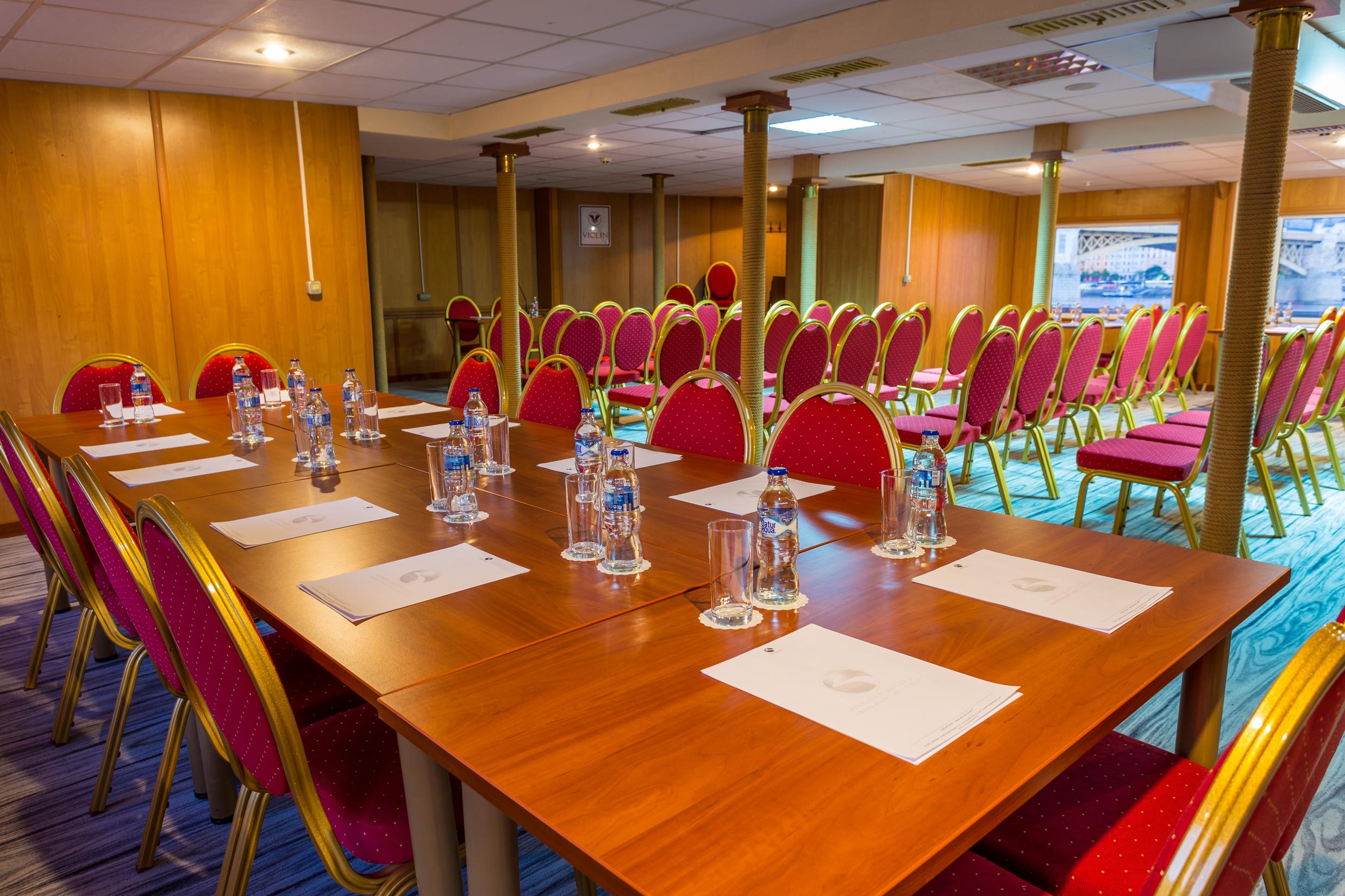 Grand Jules - Boat Hotel en barco