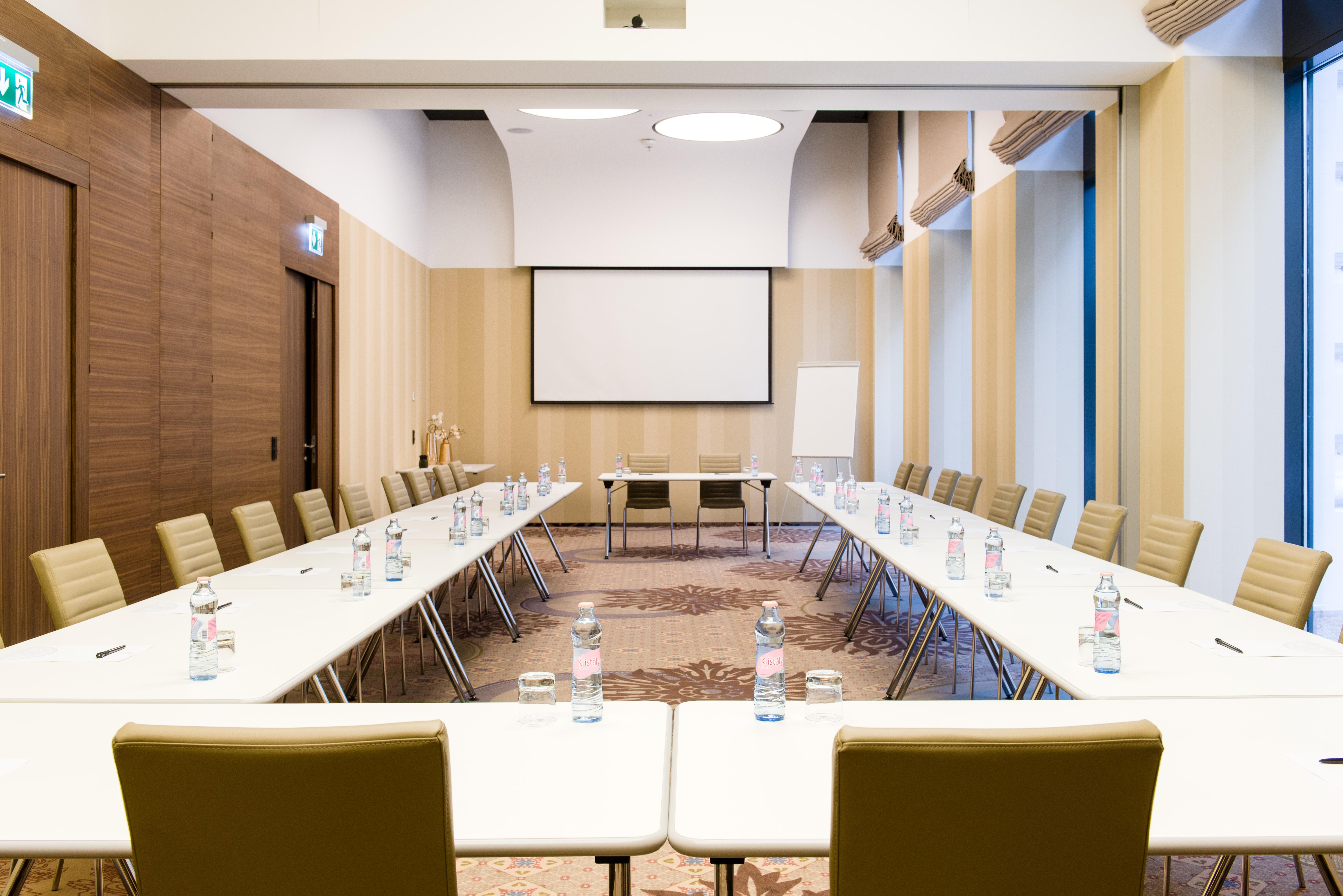 Hotel Moments By Continental Group 4*