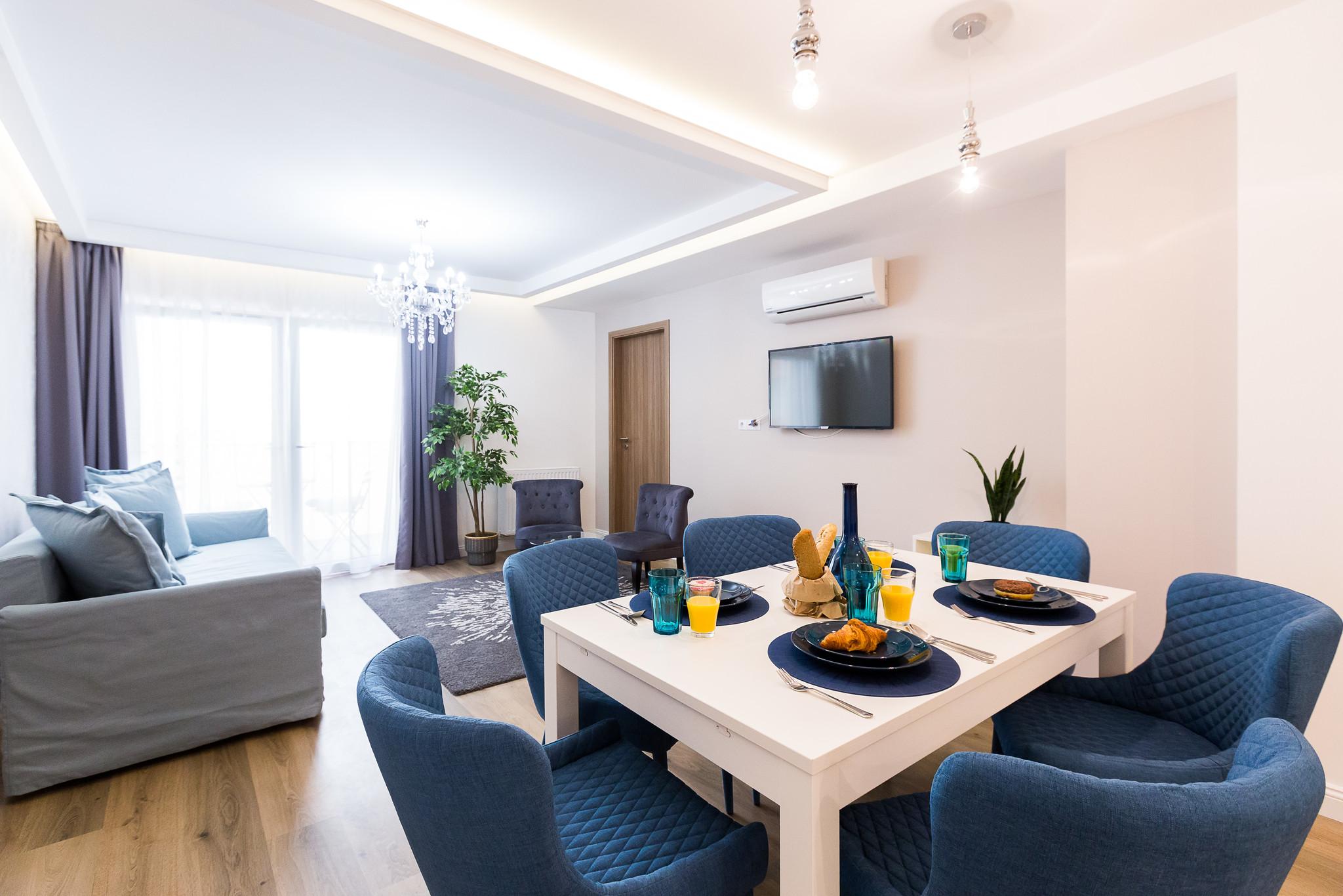 Chalet Swu Broadway