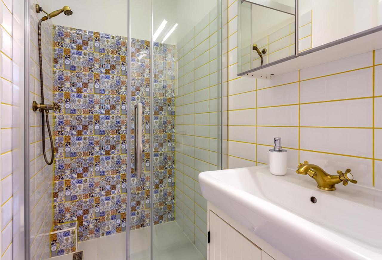 Goldcentral Akacfa * Budapest