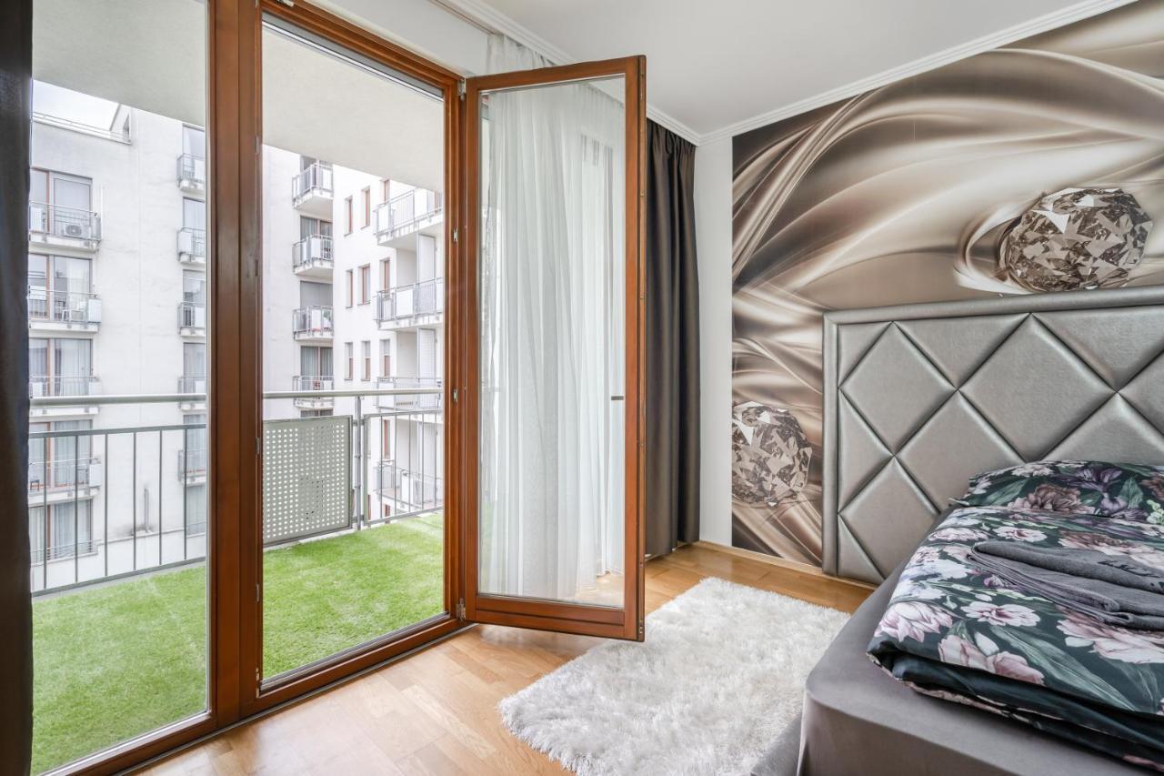 Apartment Penthouse Three Bedrooms, Three Balconies With Free Parking In Kiraly Street
