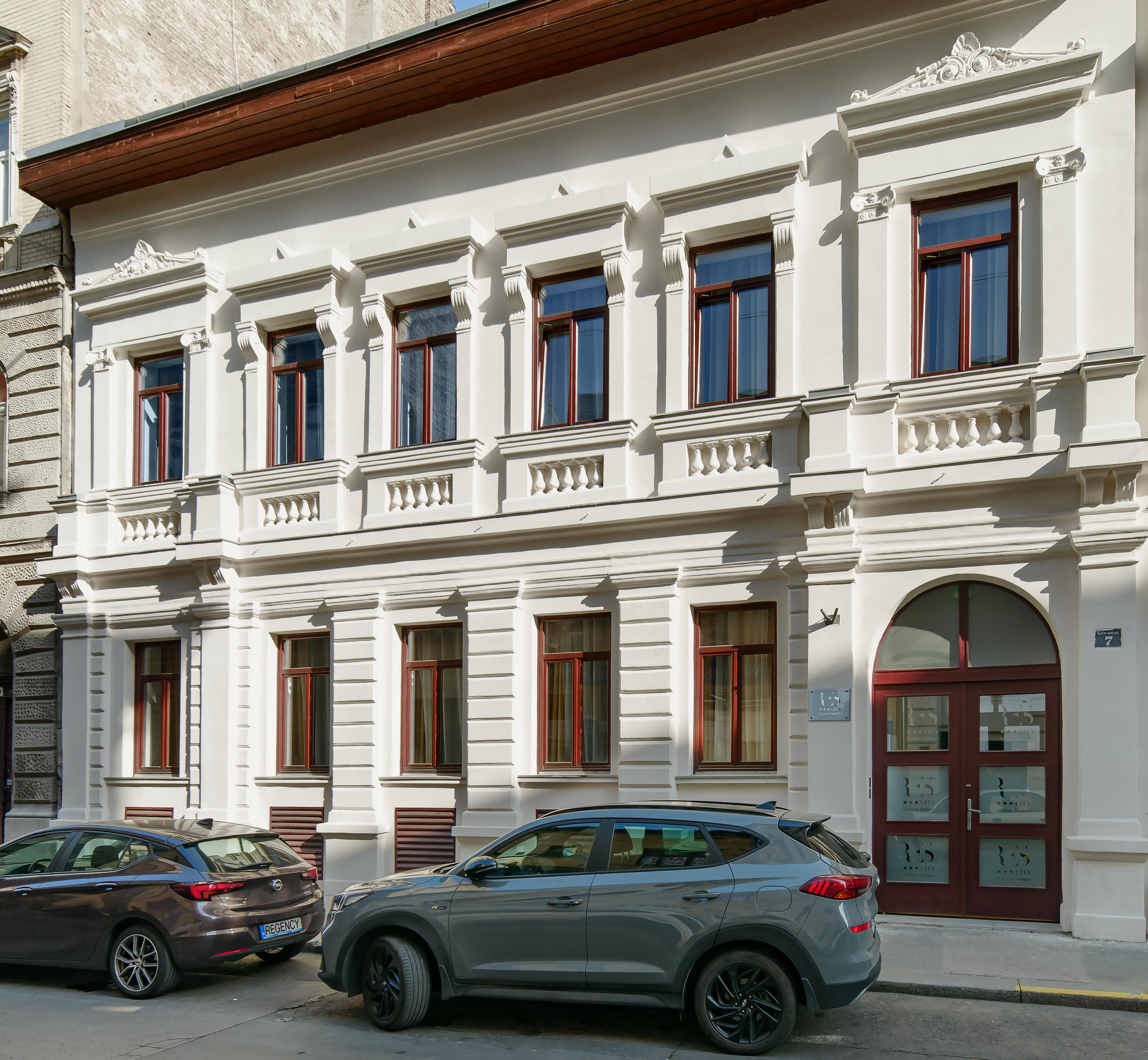 Szálloda Res