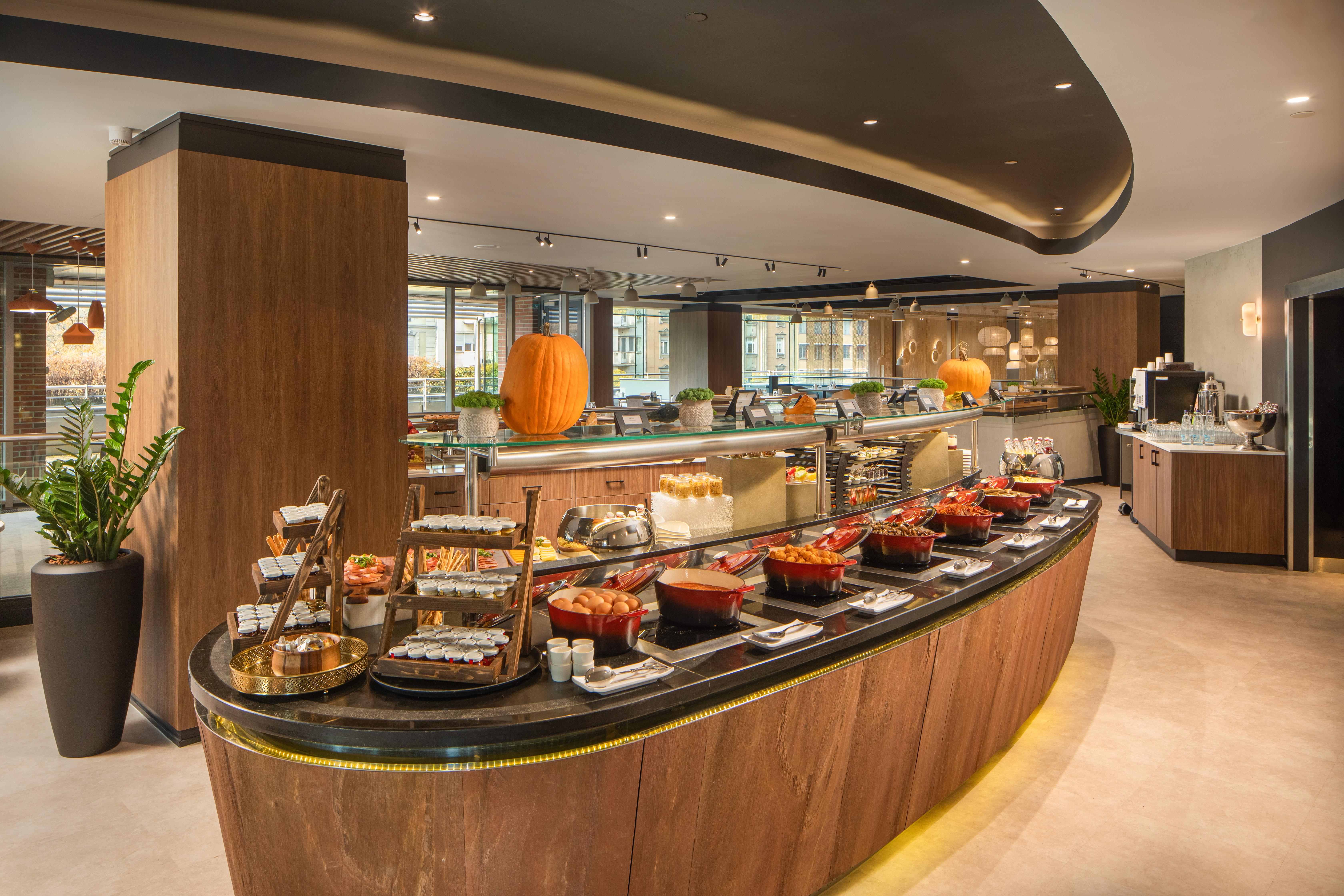 Crowne Plaza By Ihg Hotell