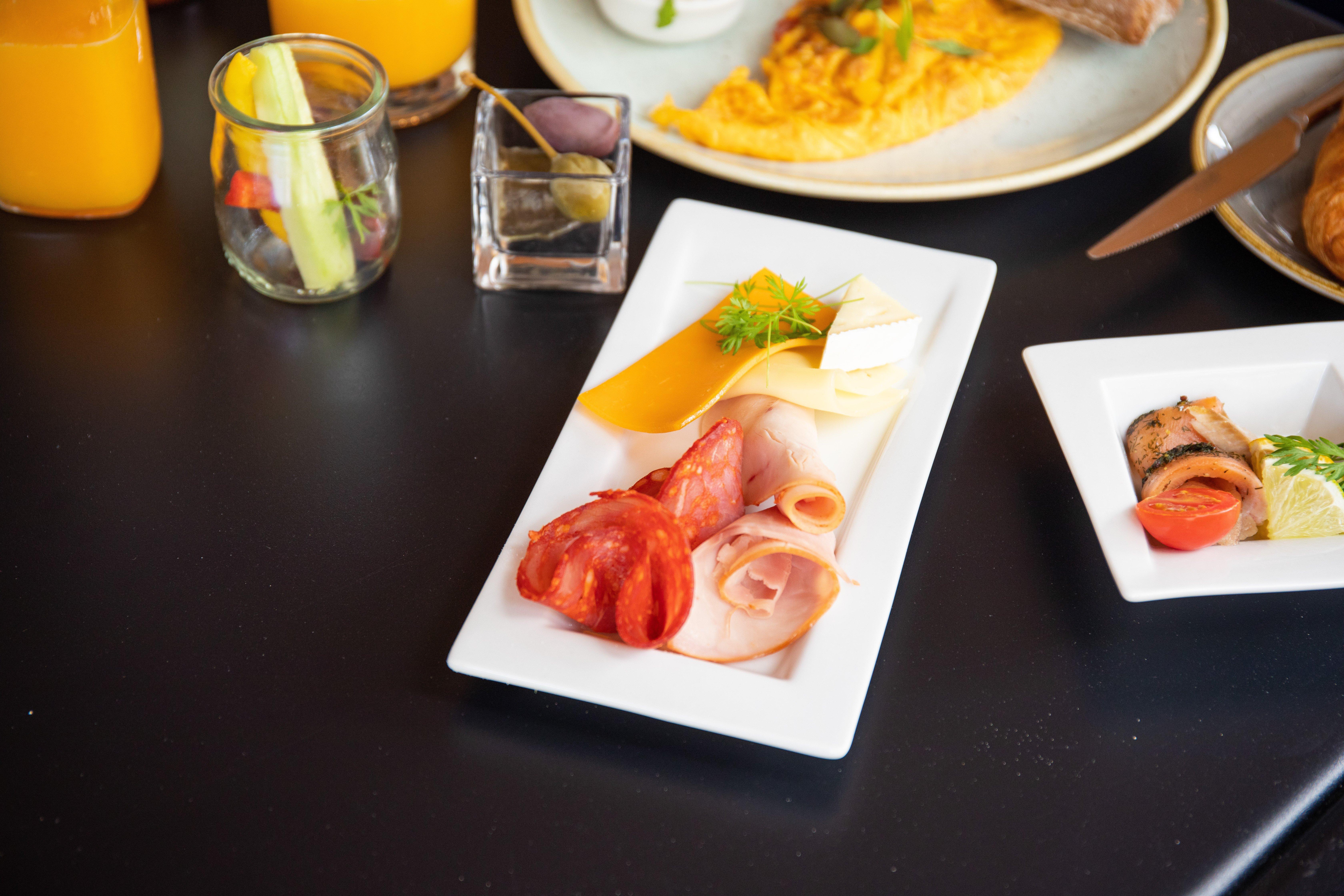 Crowne Plaza By Ihg Hotell 4*