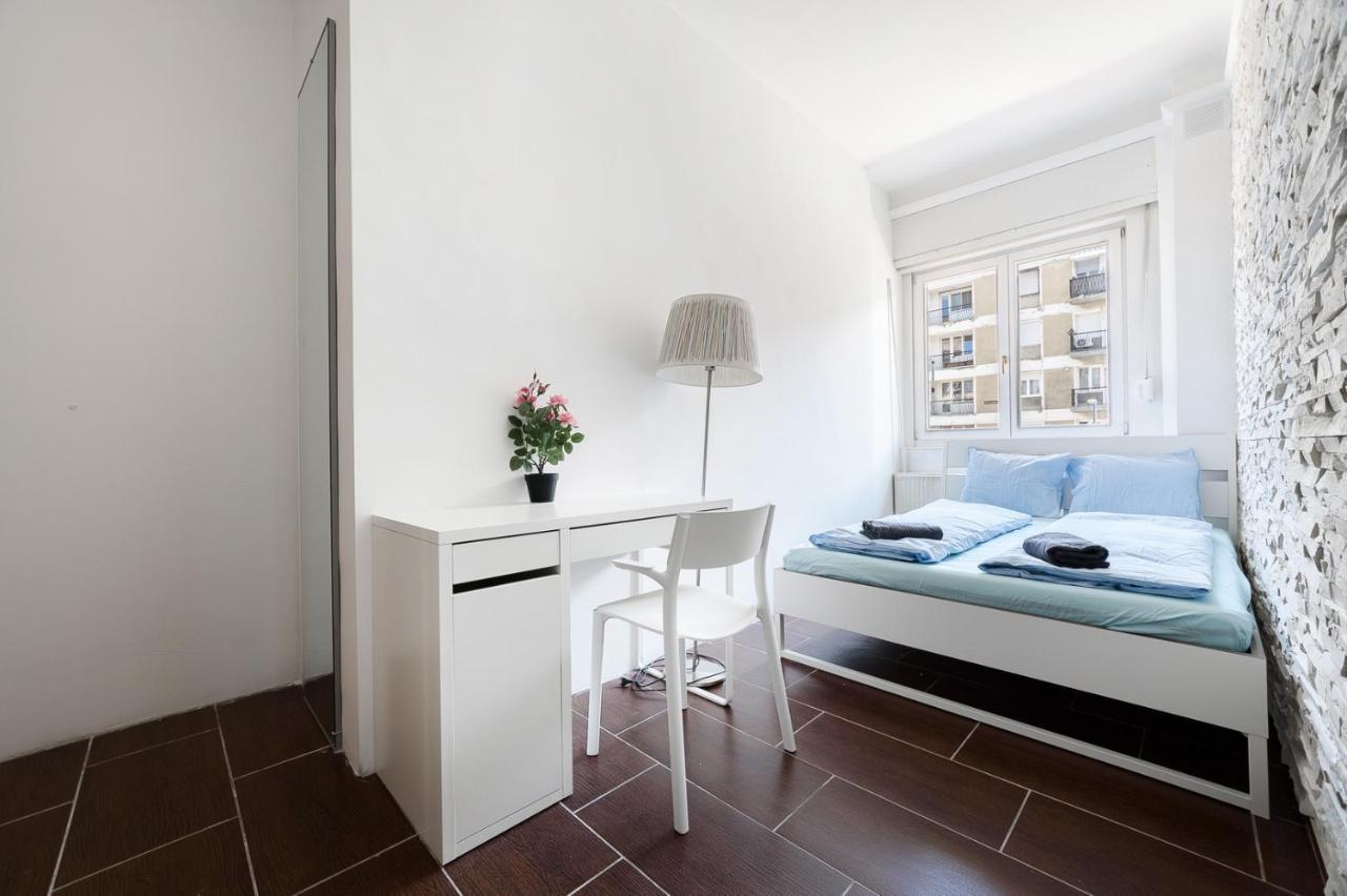 Downtown Buda Homes Relax *