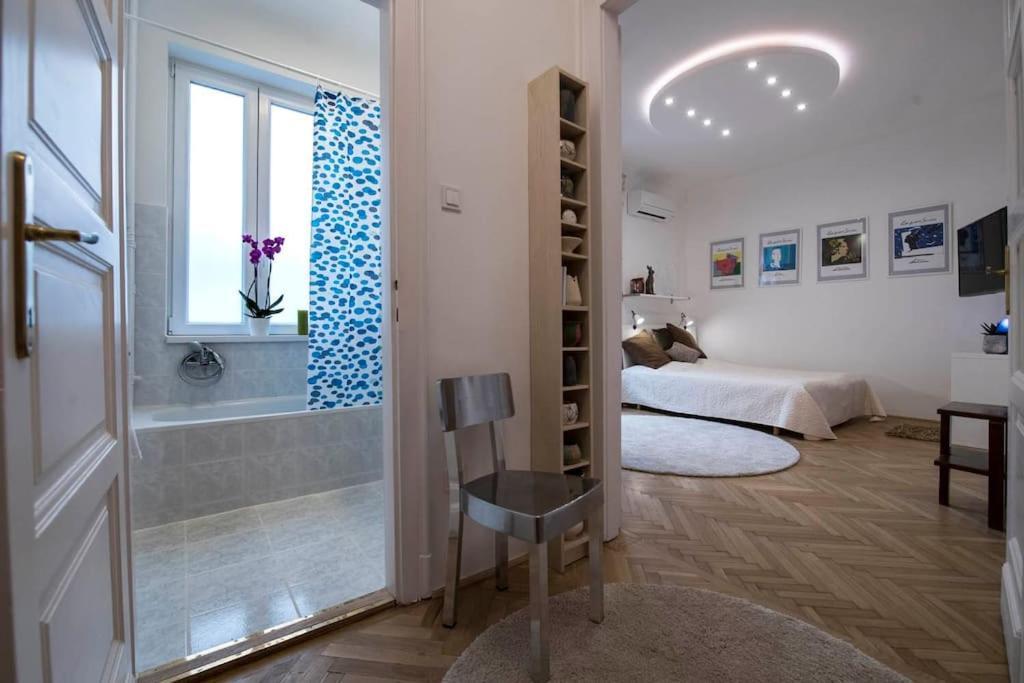 Gorgeous Flat Right Near The Center Apartamento *