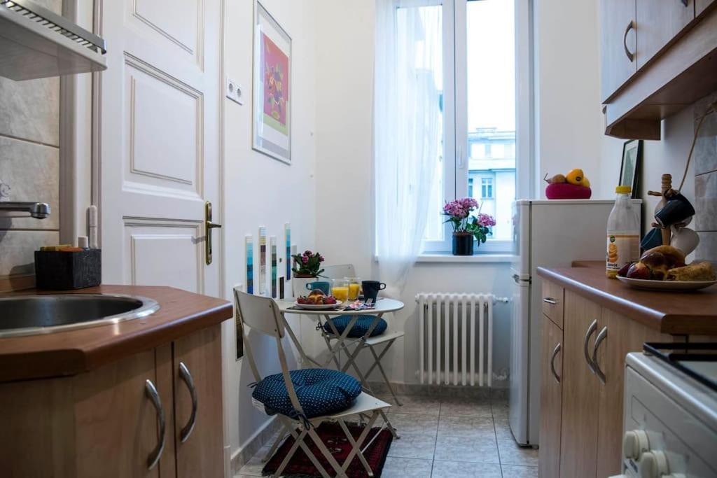 Gorgeous Flat Right Near The Center Apartamento Budapest