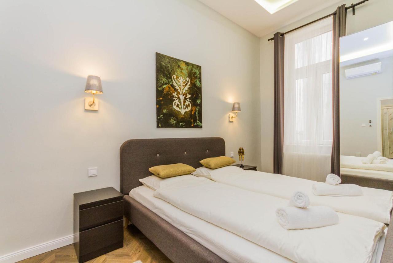 Bengt Kiraly Str. Apartament