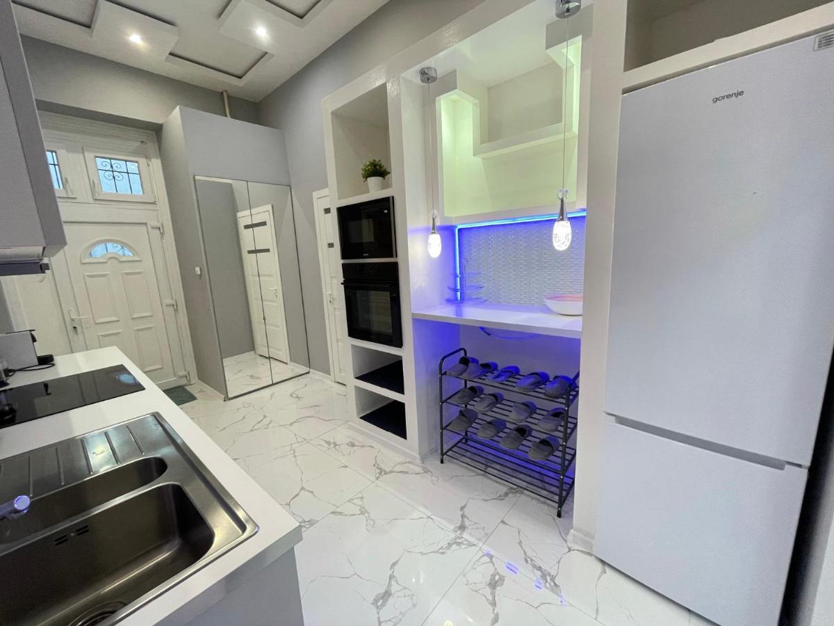 Deluxe Sapphire Residency - 4 Bedrooms Apartment *