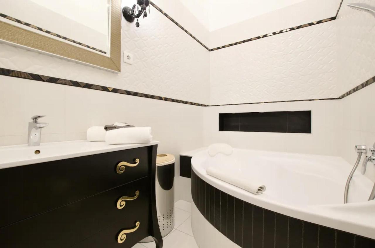 Premium By Hi5 - Lendvay Palace Apartamento